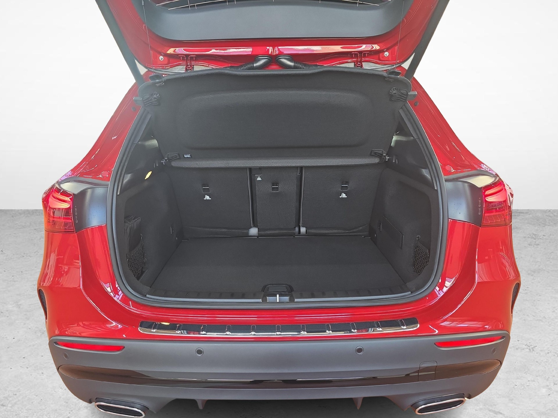 MERCEDES-BENZ GLA 250 e EQ Star AMG Line-image-9