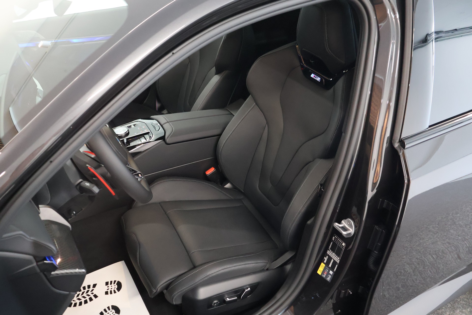 BMW M5 xDrive-image-10