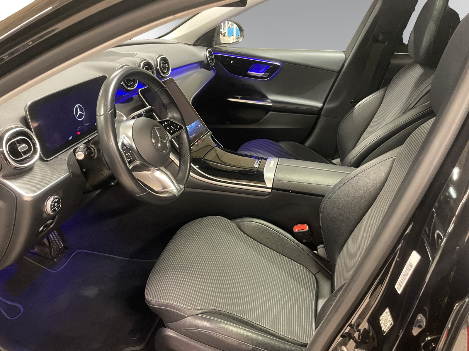 MERCEDES-BENZ C 220d Avantgarde 4Matic-image-6