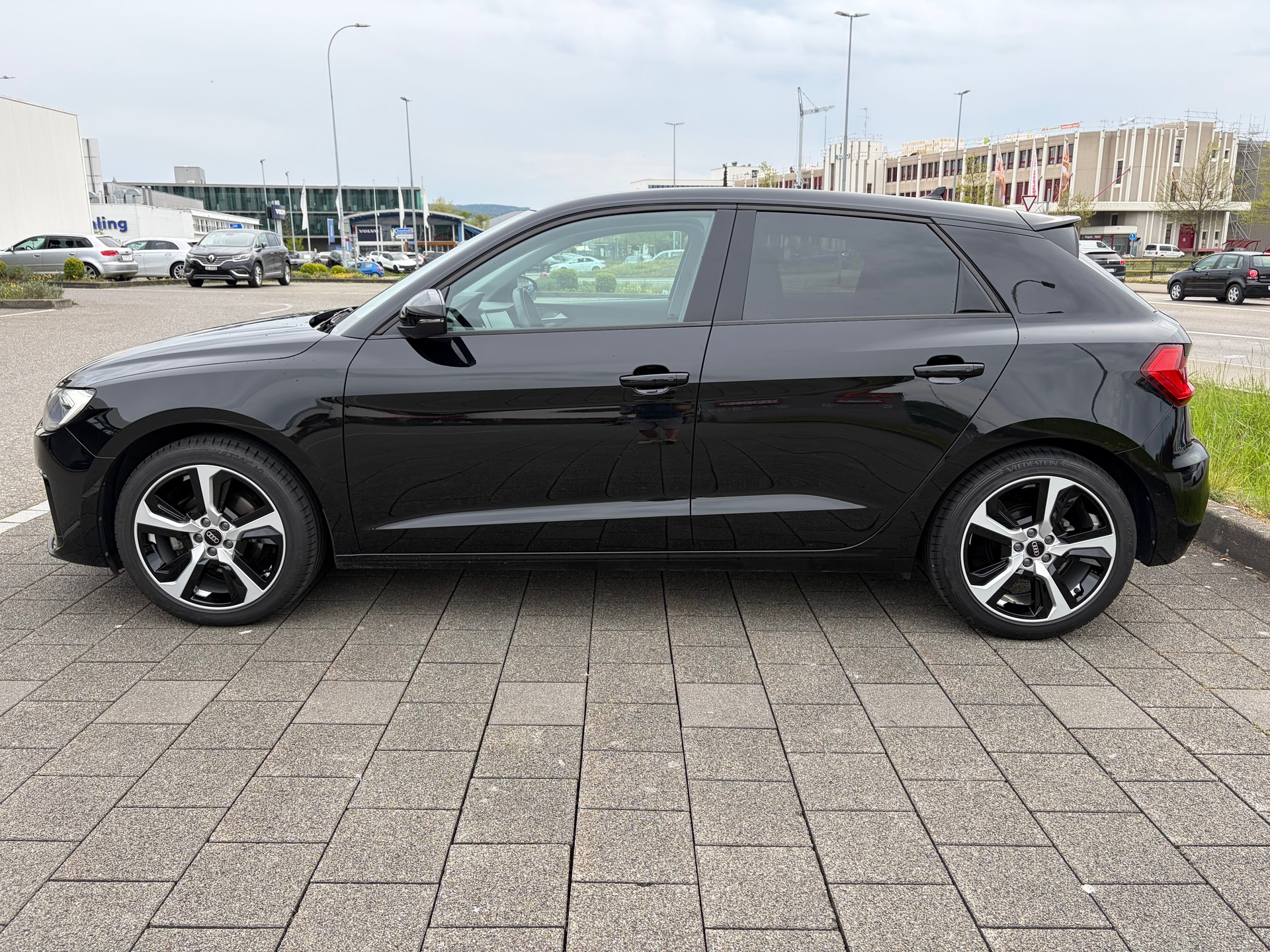 AUDI A1 Sportback 30 TFSI advanced S-tronic-image-1