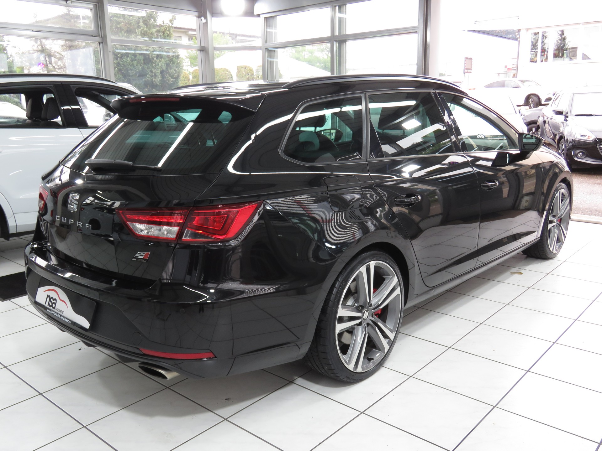 SEAT Leon ST 2.0 TSI Cupra 290 PS DSG (Automat)-showroom-element-3
