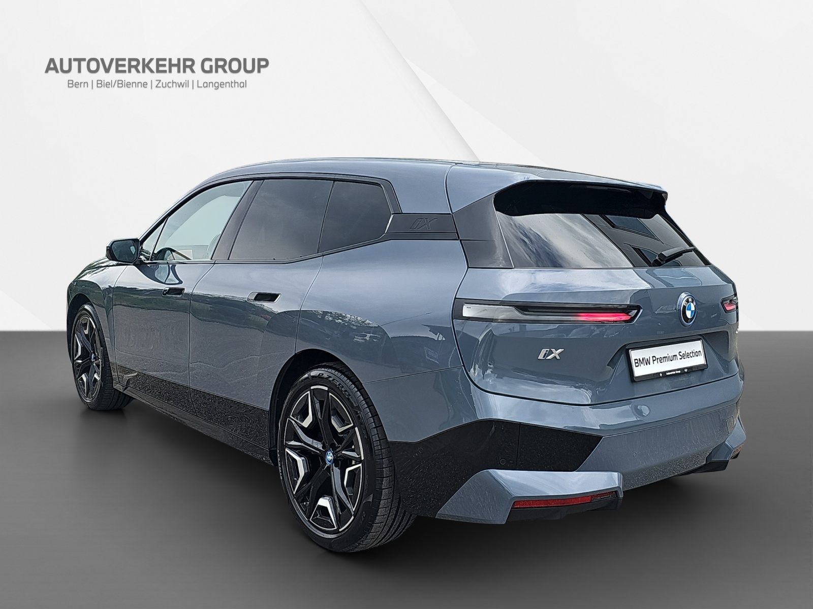 BMW iX xDrive50-image-4