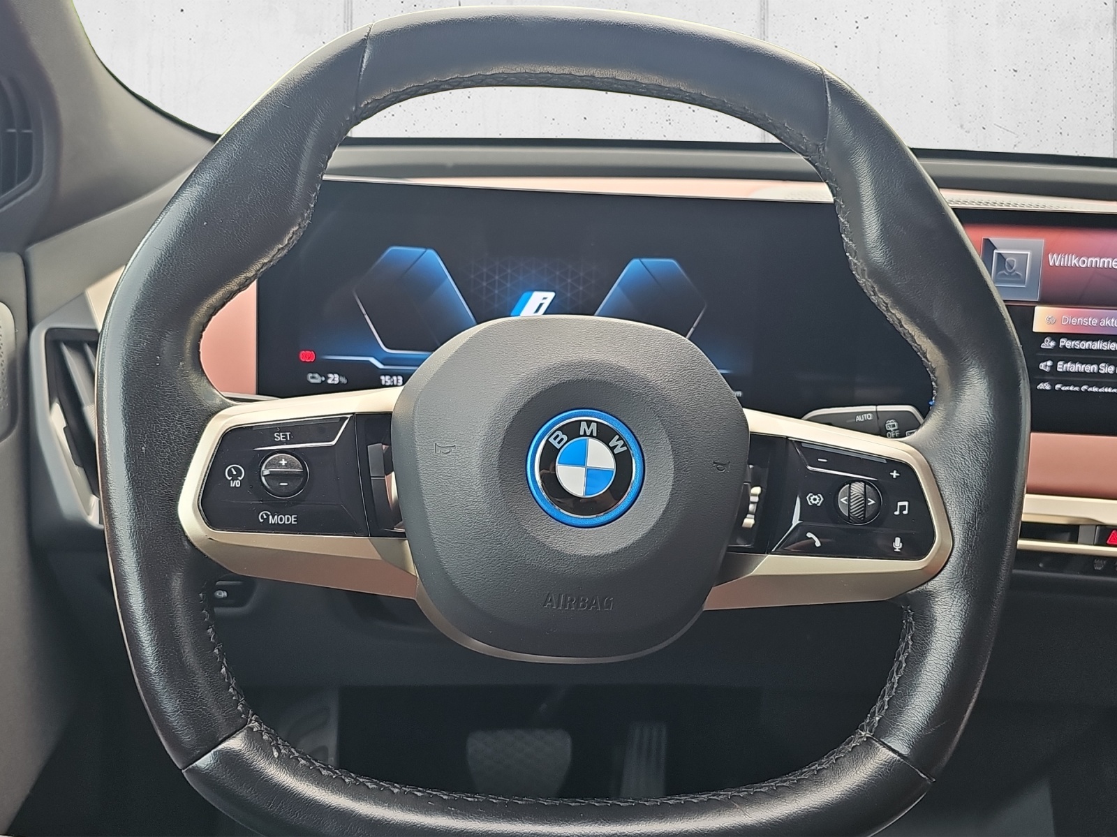 BMW iX xDrive50-image-11