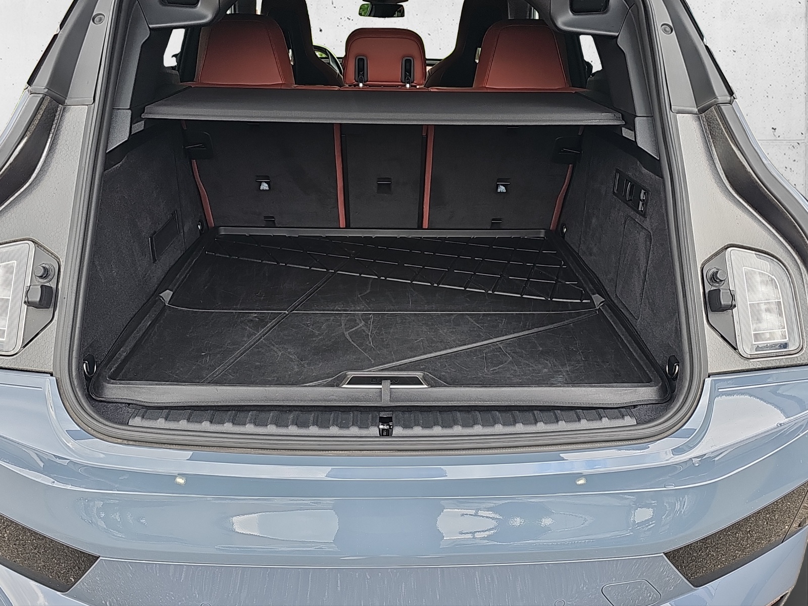 BMW iX xDrive50-image-16