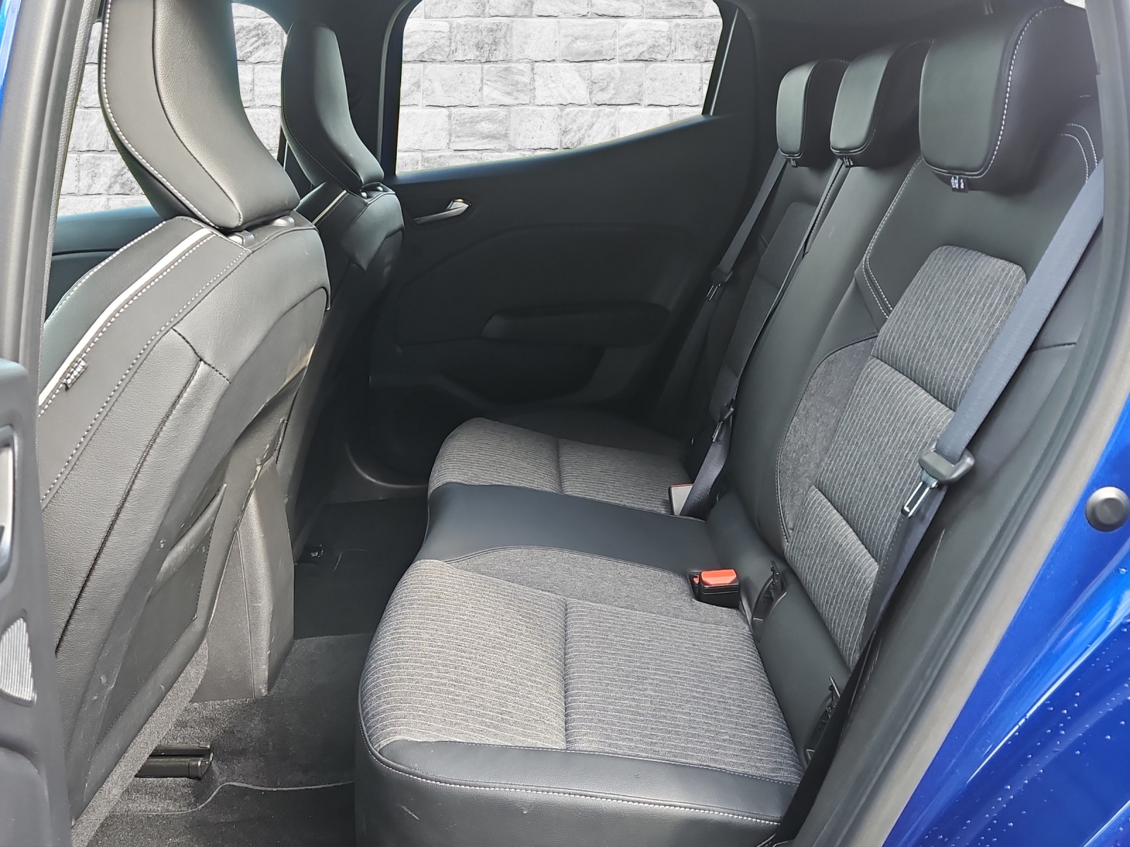 MITSUBISHI Colt 1.6 HEV Instyle-image-7