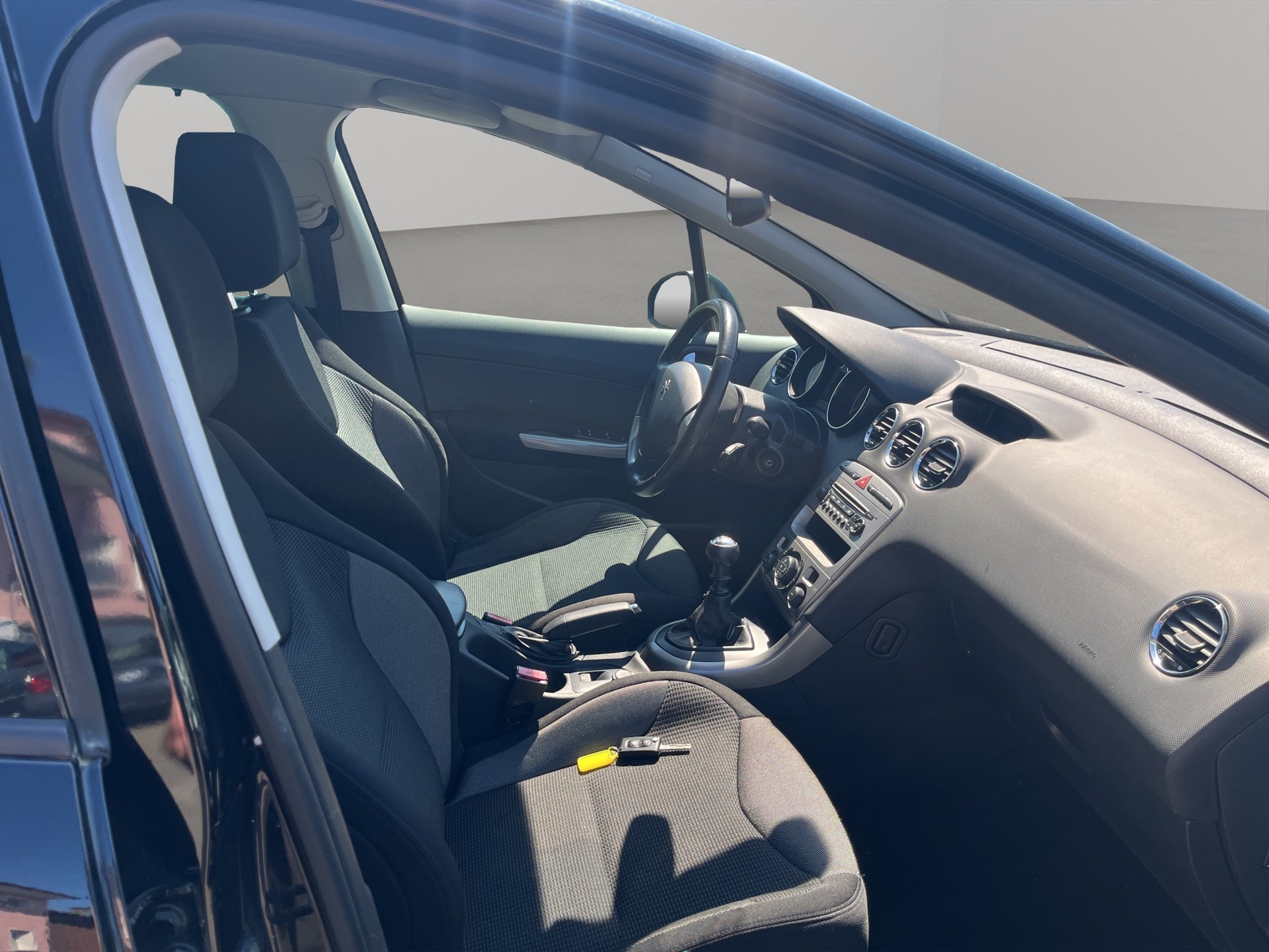 PEUGEOT 308 SW 1.6 16V VTI Business-image-12