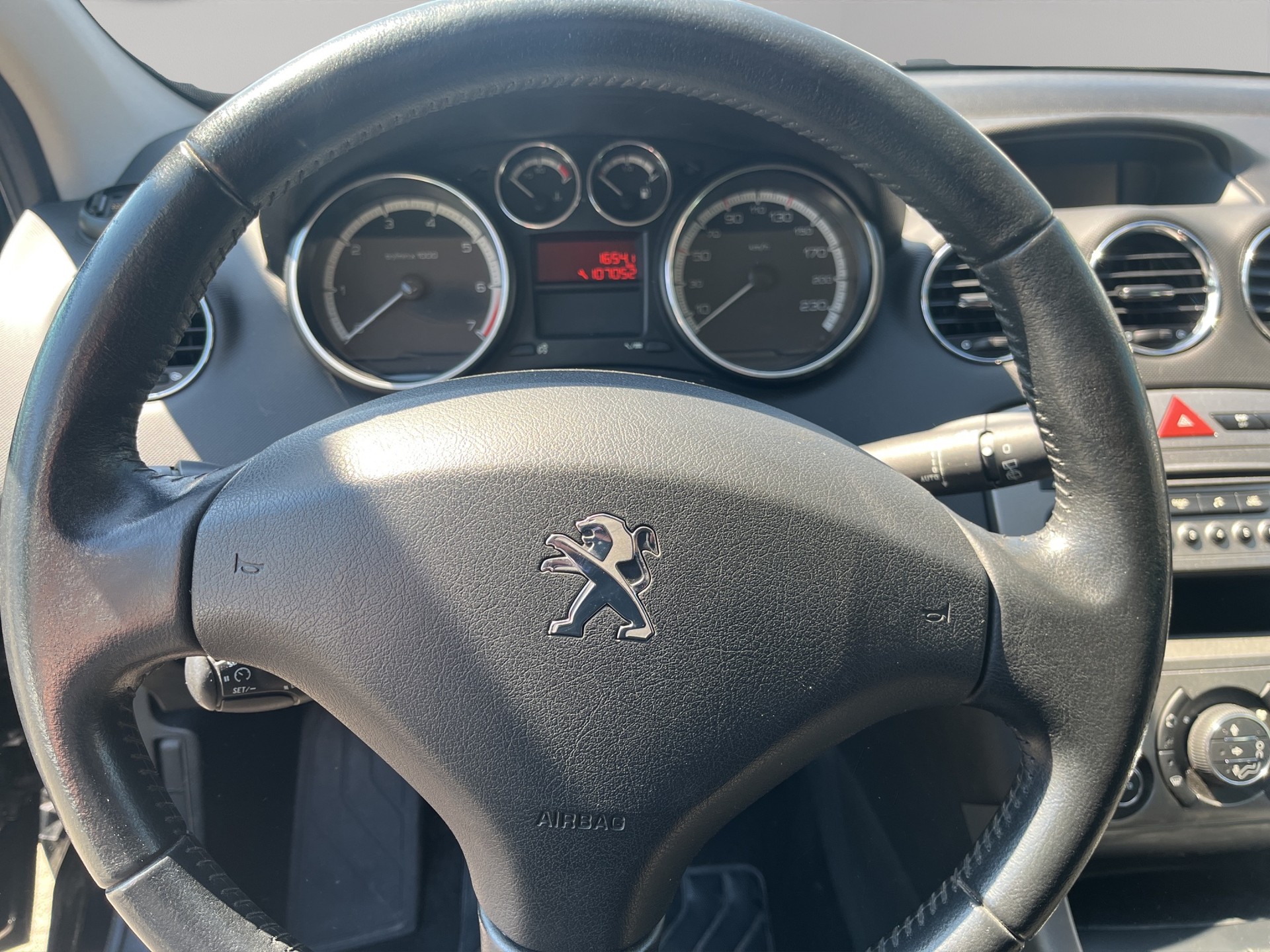 PEUGEOT 308 SW 1.6 16V VTI Business-image-8