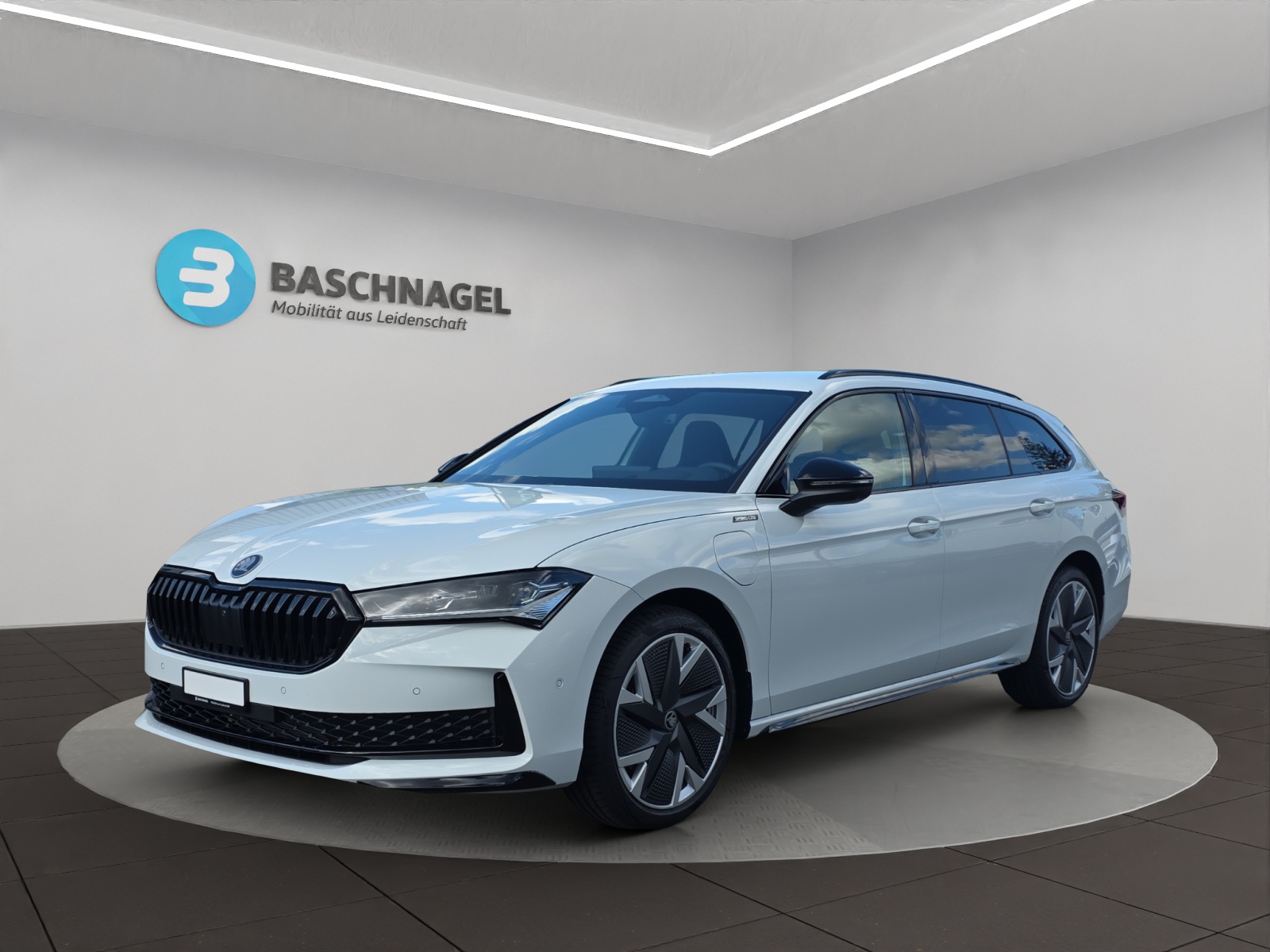 SKODA Superb Combi 1.5 TSI PHEV Sportline DSG-image-0