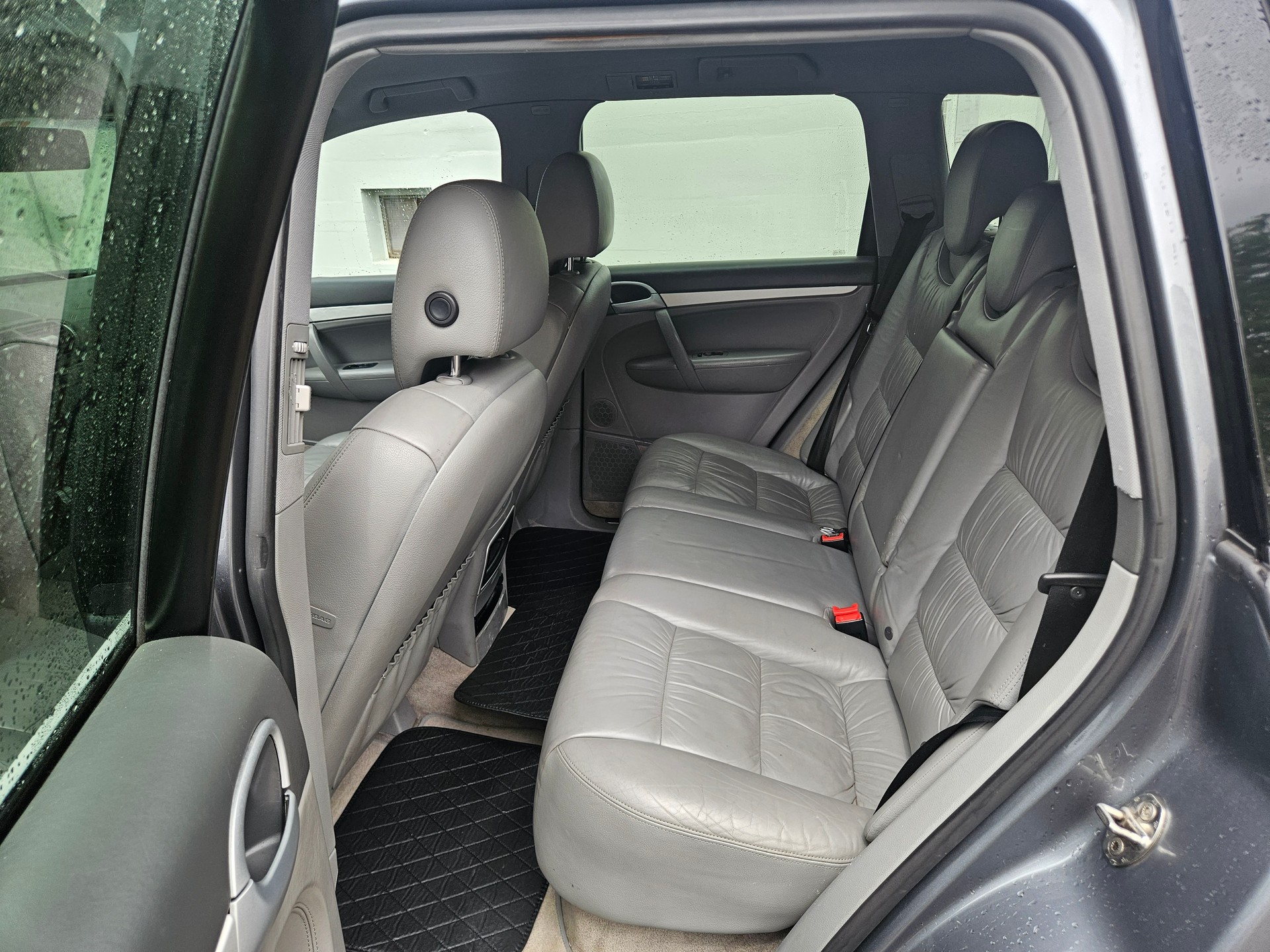 PORSCHE Cayenne S-image-10