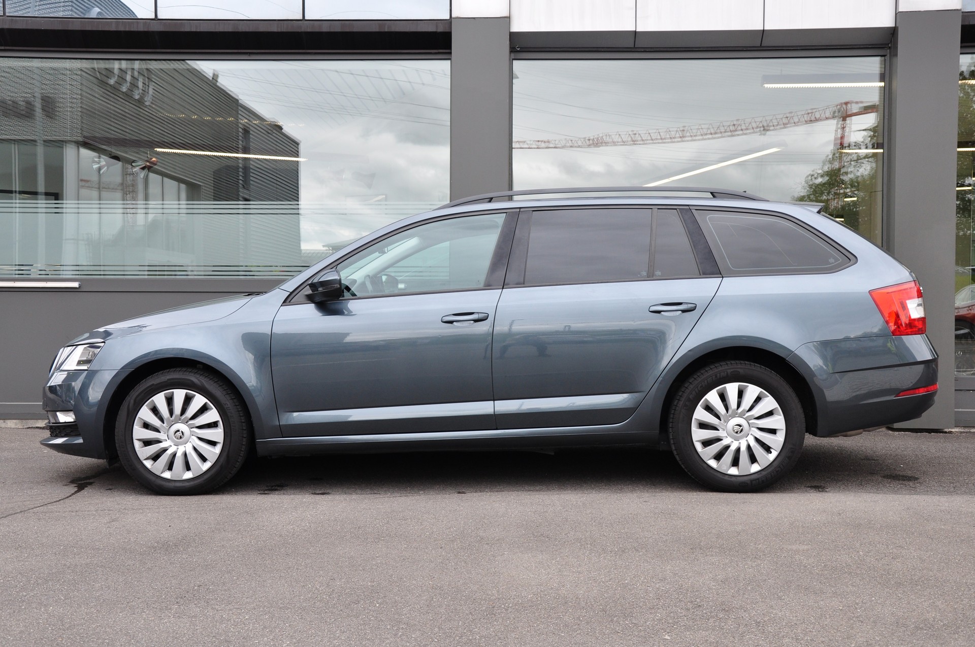 SKODA Octavia Combi 2.0 TDI Ambition 4x4 DSG-image-5