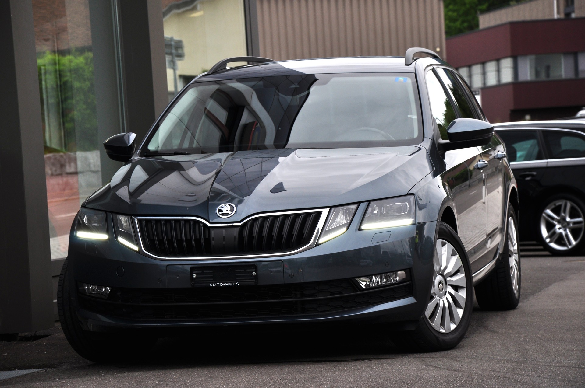 SKODA Octavia Combi 2.0 TDI Ambition 4x4 DSG-image-1