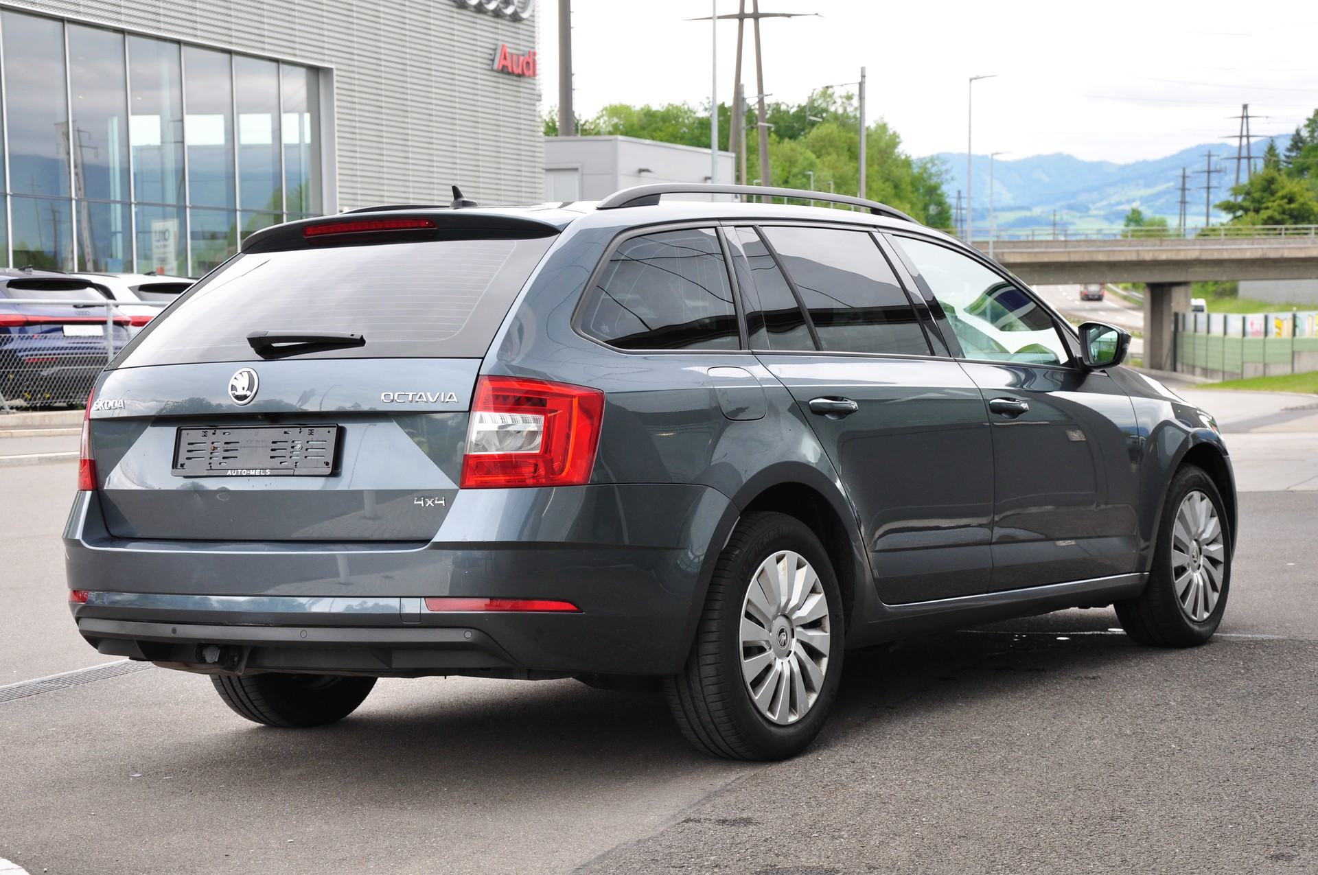 SKODA Octavia Combi 2.0 TDI Ambition 4x4 DSG-image-10