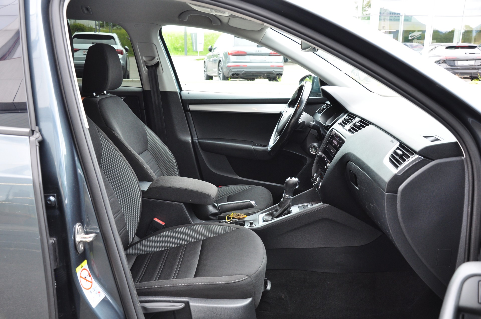 SKODA Octavia Combi 2.0 TDI Ambition 4x4 DSG-image-14