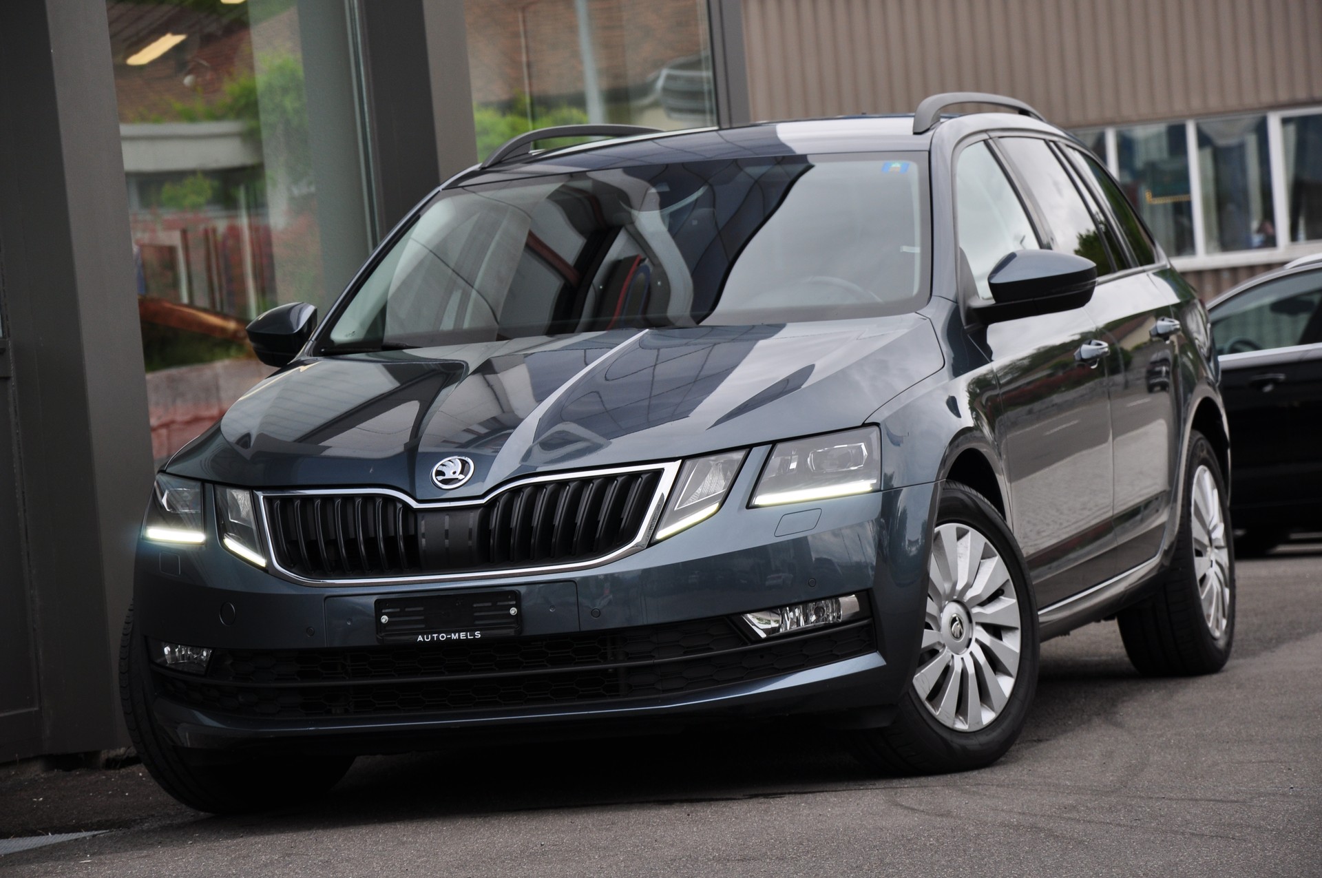 SKODA Octavia Combi 2.0 TDI Ambition 4x4 DSG-image-0