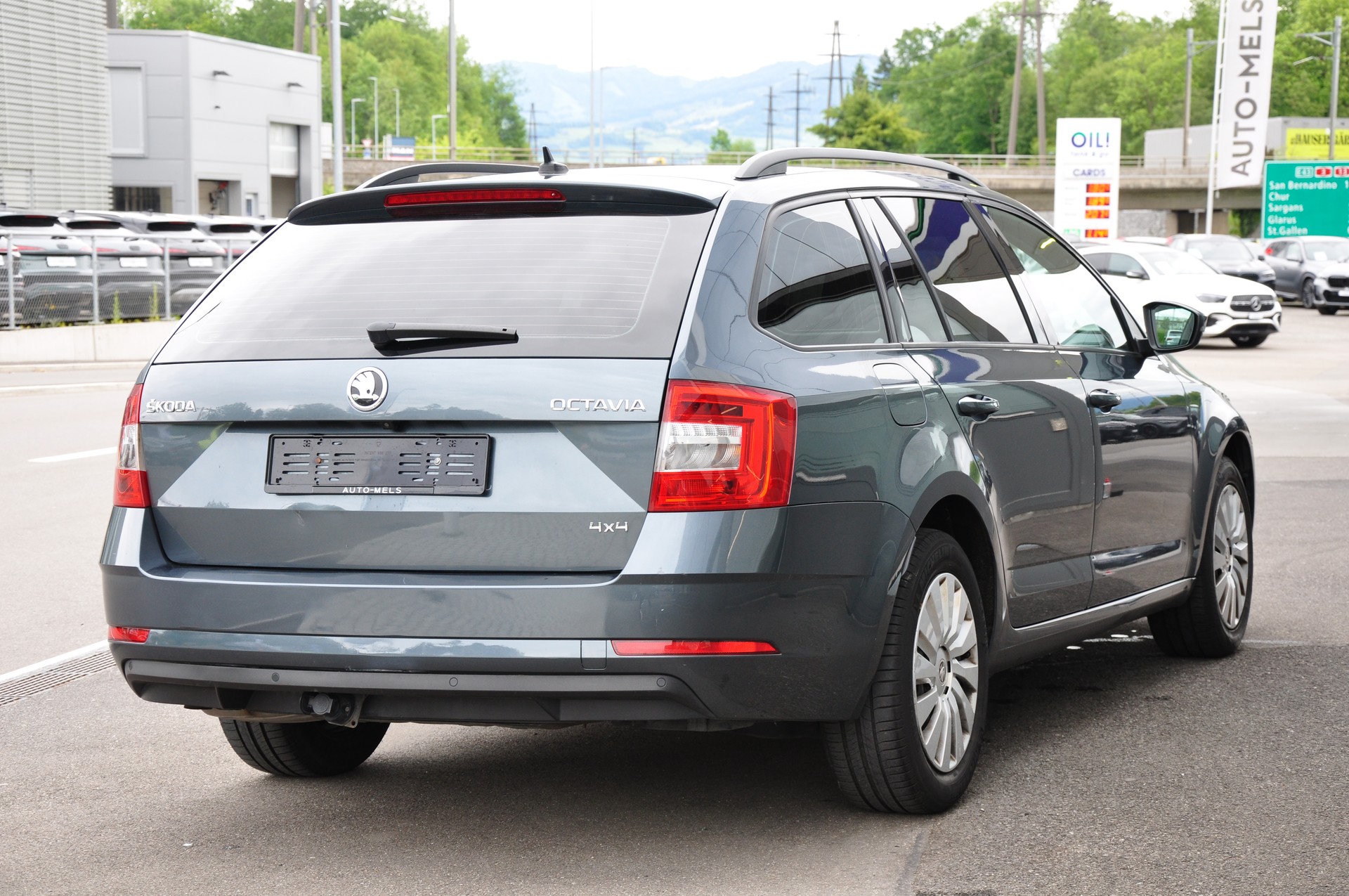 SKODA Octavia Combi 2.0 TDI Ambition 4x4 DSG-image-9