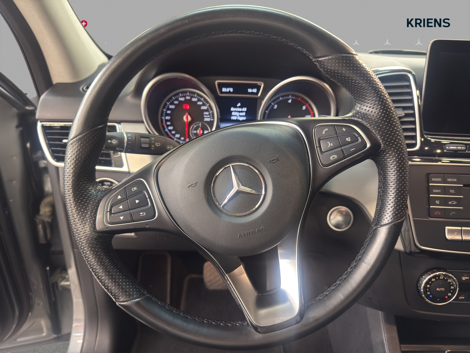 MERCEDES-BENZ GLE 350 d 4M - Executive / DISTRONIC / 360 Grad Kamera-image-9