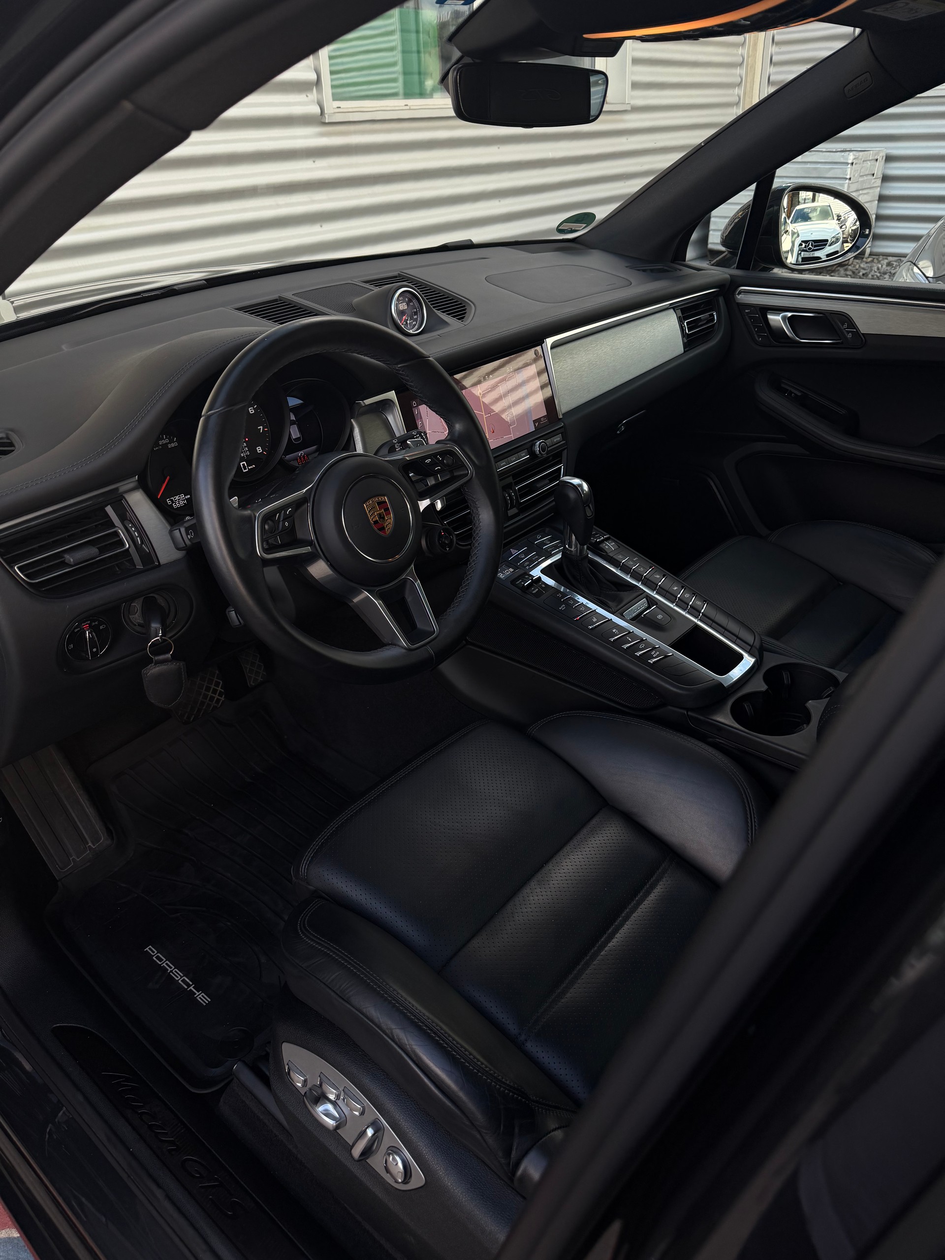 PORSCHE Macan GTS PDK-image-5