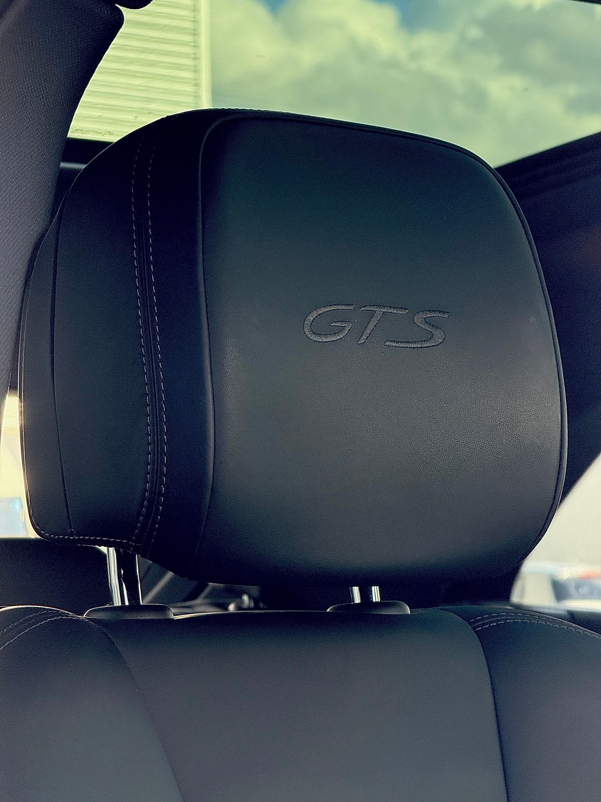 PORSCHE Macan GTS PDK-image-12