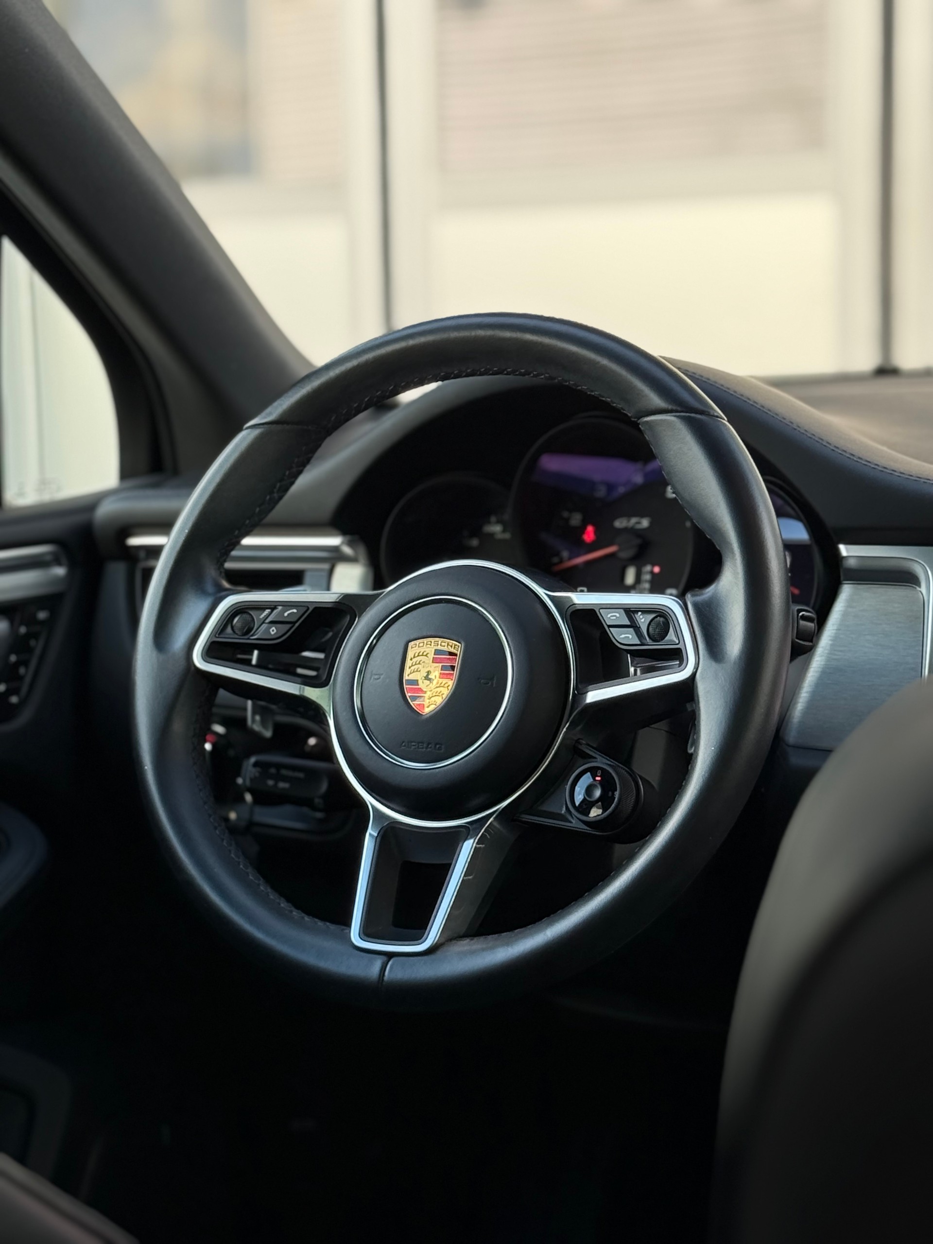 PORSCHE Macan GTS PDK-image-10