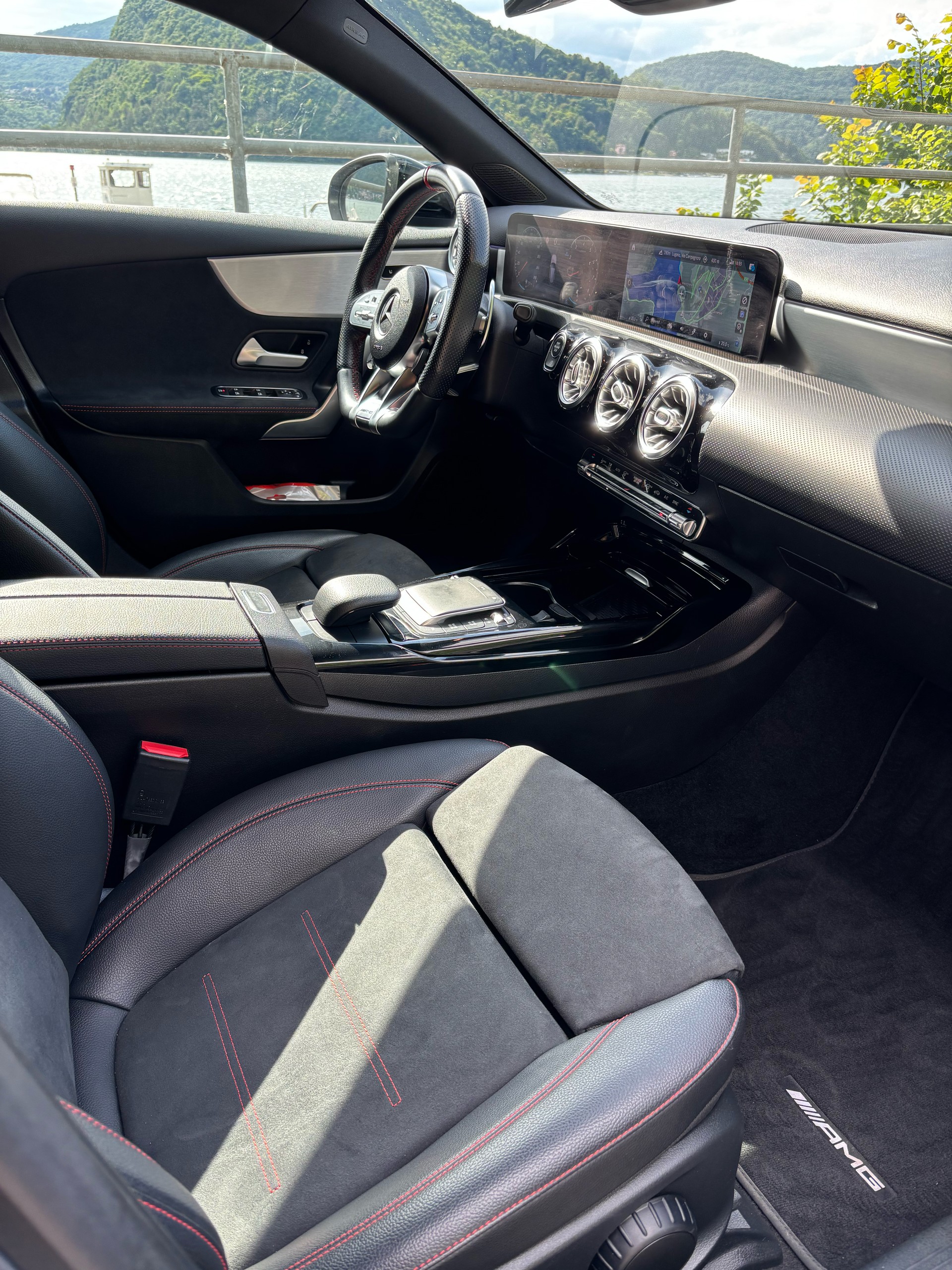 MERCEDES-BENZ A 35 AMG 4matic-image-12
