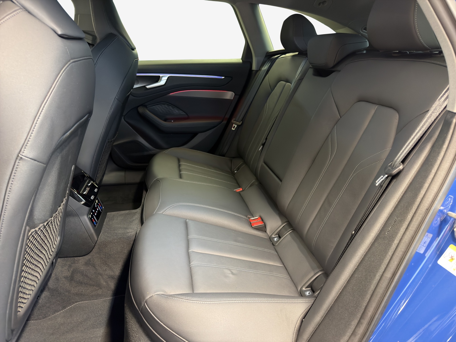AUDI A6 Avant TFSI quattro 270 kW S tronic-image-11