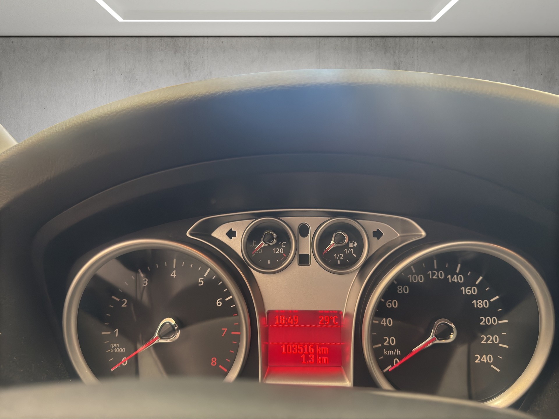 FORD Focus 2.0i Carving-image-11