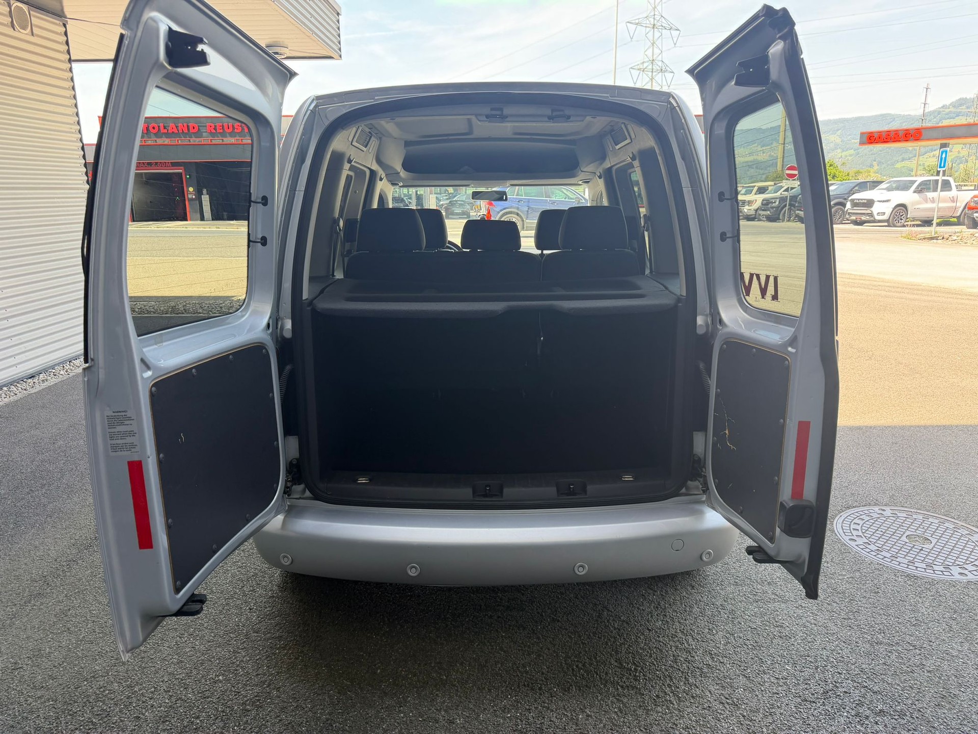 VW Caddy 1.6 TDI-image-8