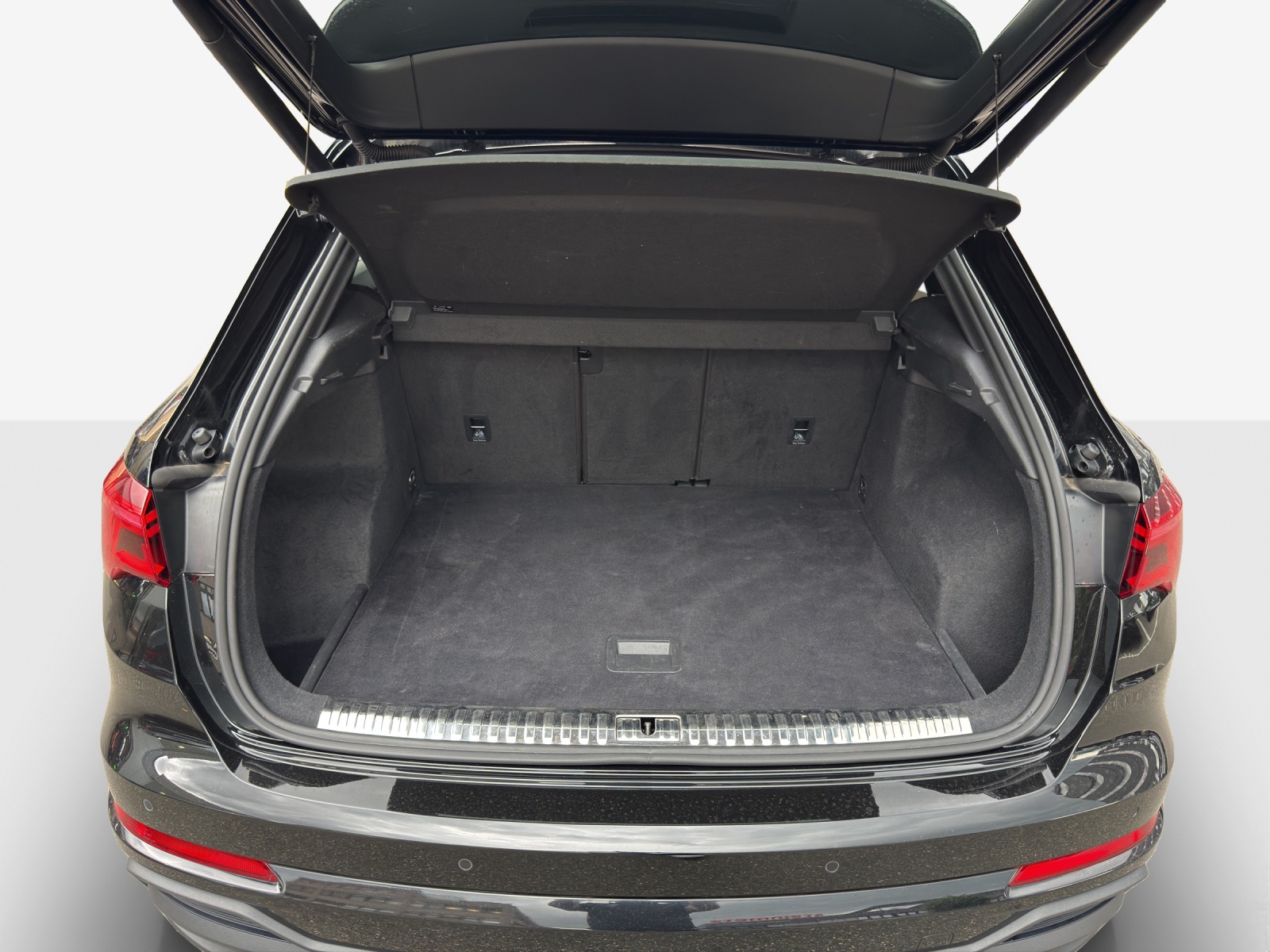 AUDI Q3 35 TFSI S line Attraction S-tronic-image-12