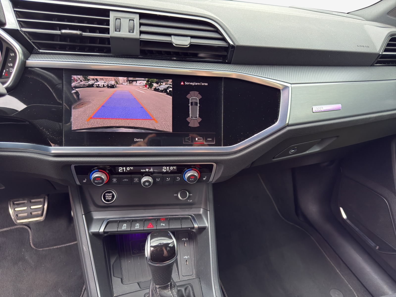AUDI Q3 35 TFSI S line Attraction S-tronic-image-10