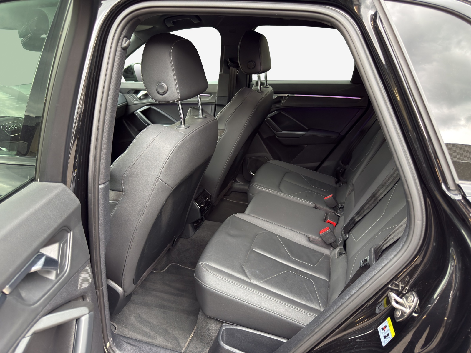 AUDI Q3 35 TFSI S line Attraction S-tronic-image-11
