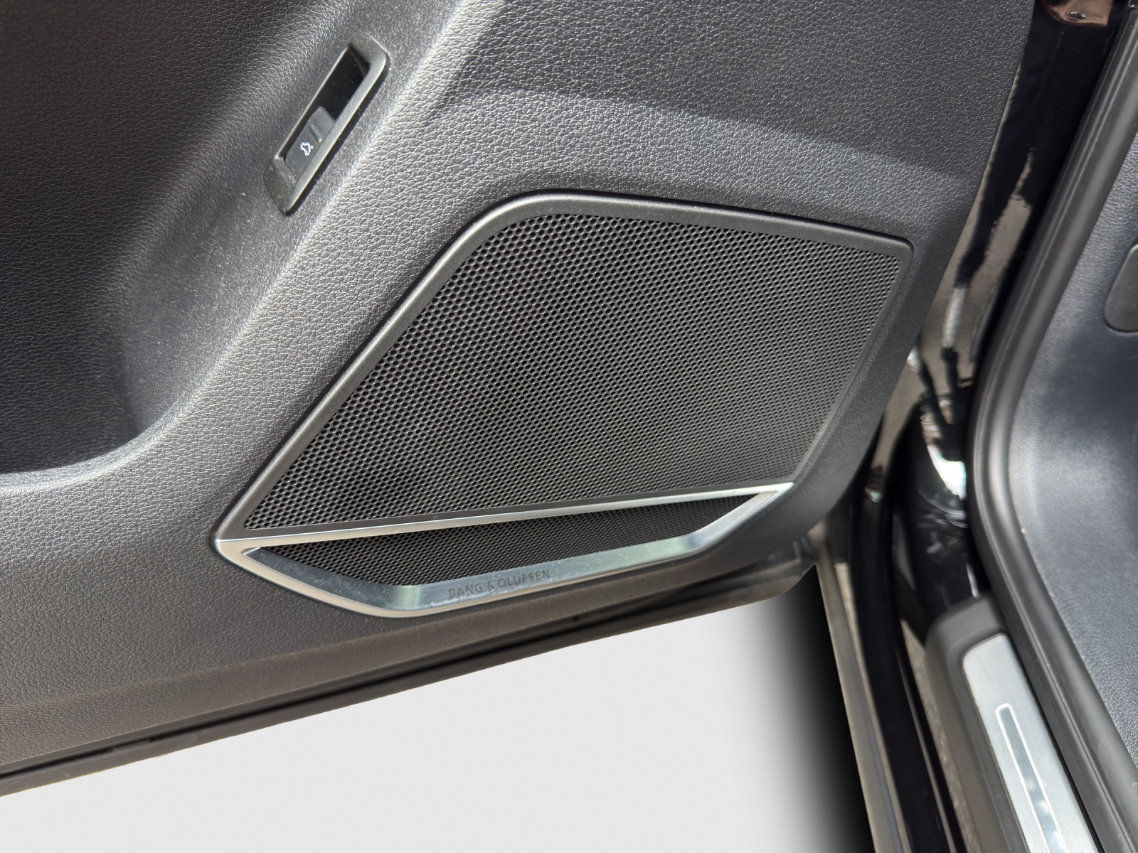 AUDI Q3 35 TFSI S line Attraction S-tronic-image-14