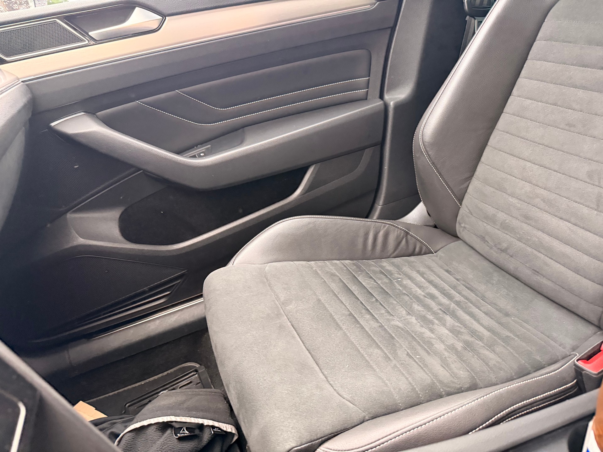 VW 2.0 TDI 200 Elegance DSG 4m-image-9
