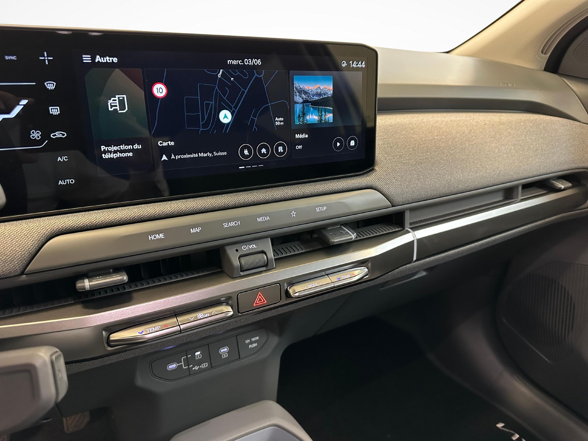 KIA EV3 81 kWh Earth-image-7