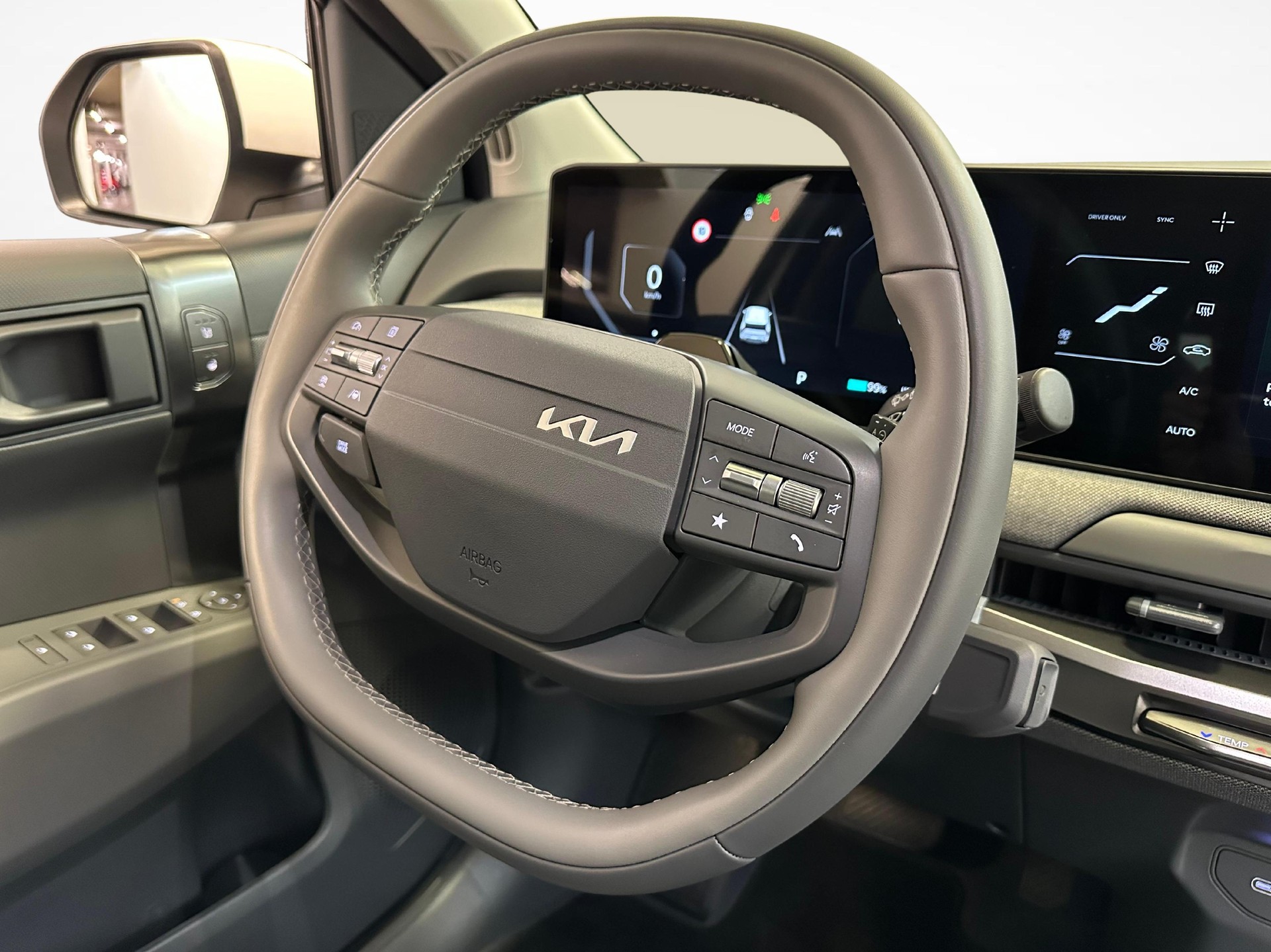 KIA EV3 81 kWh Earth-image-6