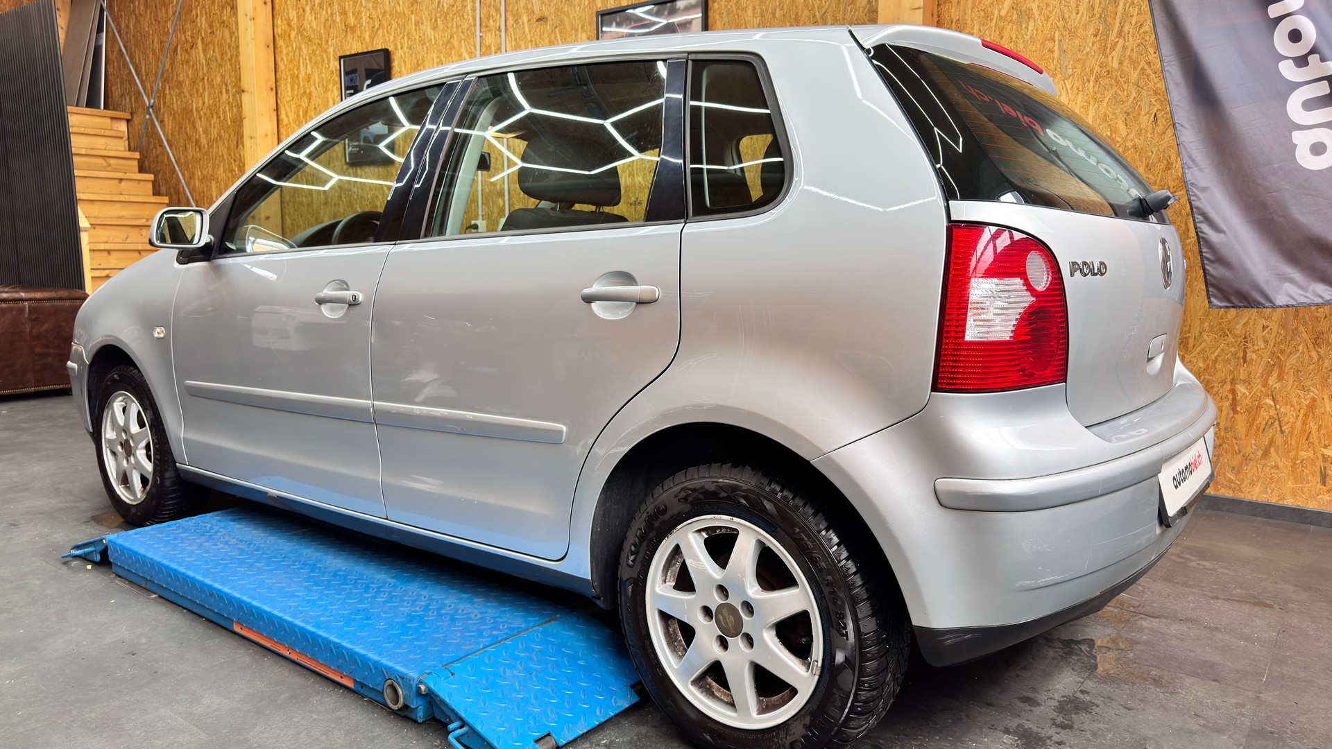 VW Polo 1.4 16V Highline-image-2