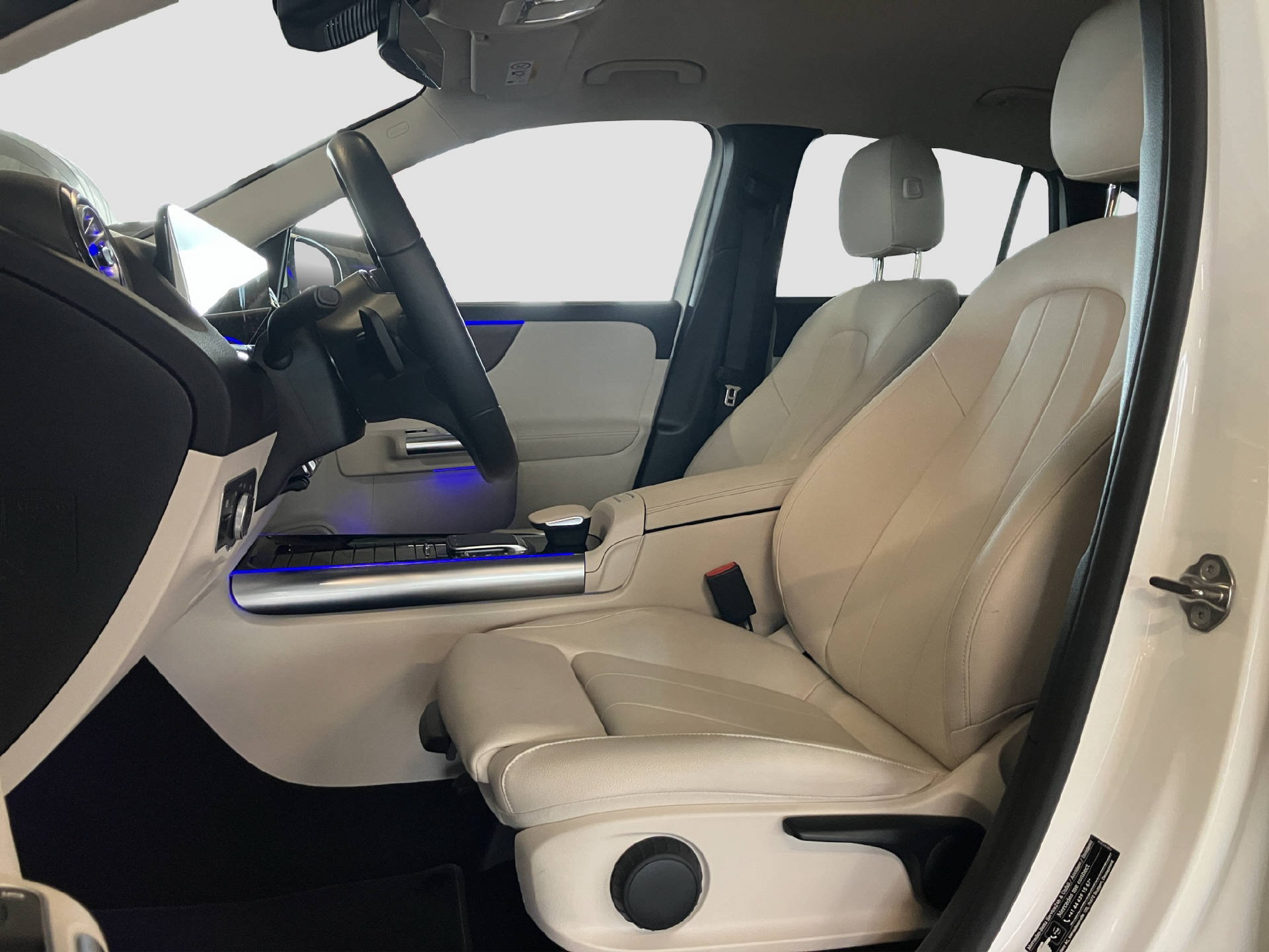 MERCEDES-BENZ GLA 250 e Progressive-image-7