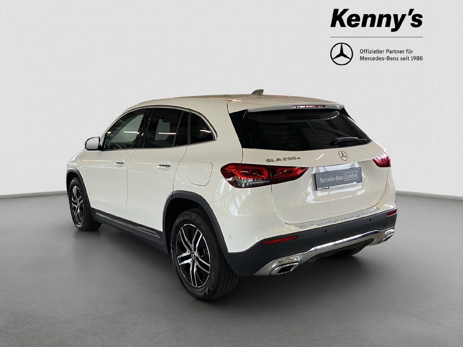 MERCEDES-BENZ GLA 250 e Progressive-image-4