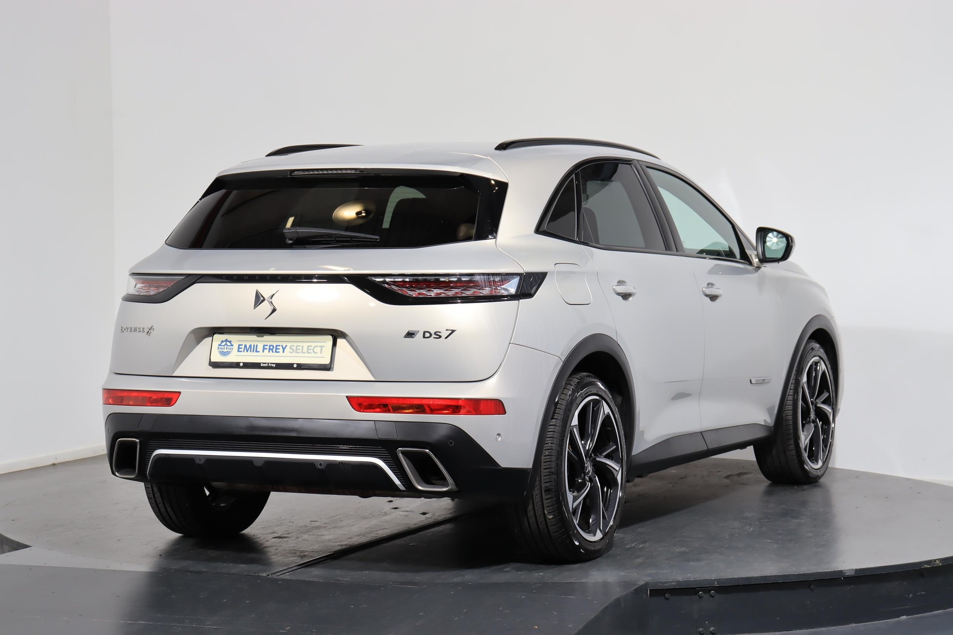 DS AUTOMOBILES 7 Crossback 1.6 E-Tense Louvre 4x4-image-2