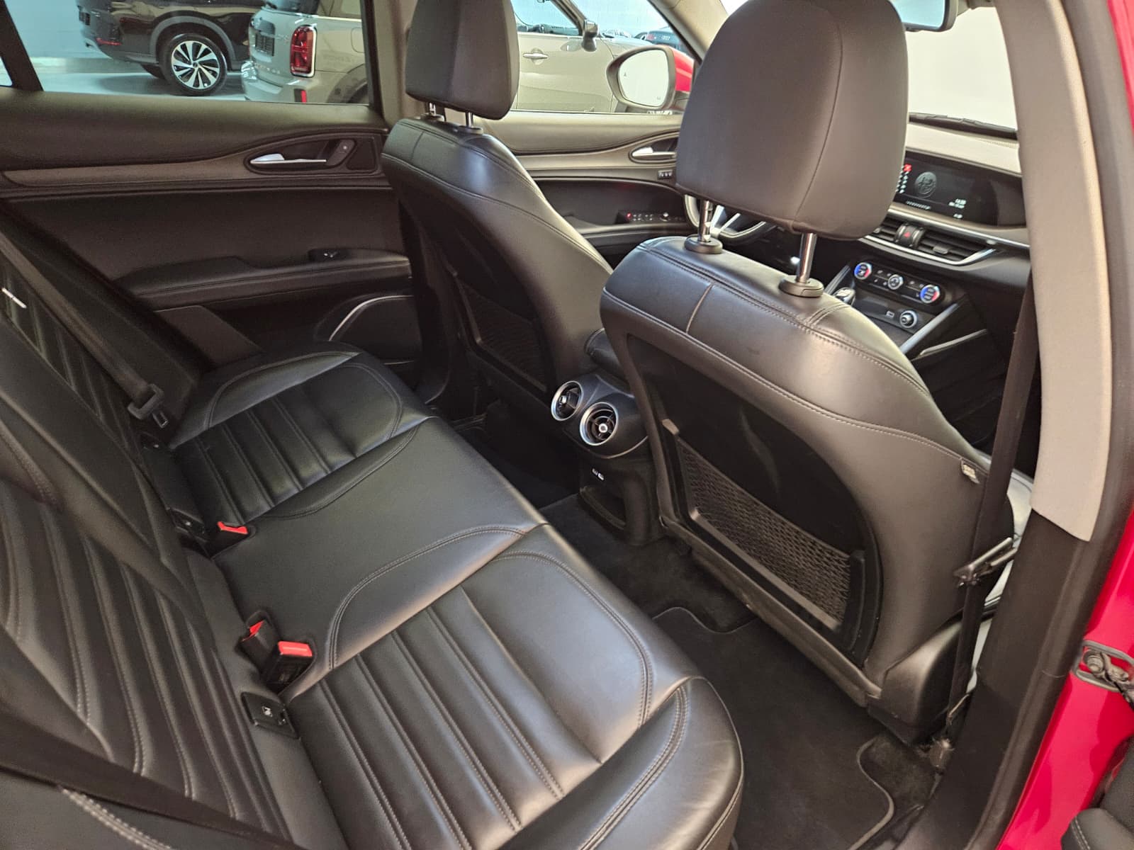 ALFA ROMEO Stelvio 2.0 Executive Q4 Automatic-image-11