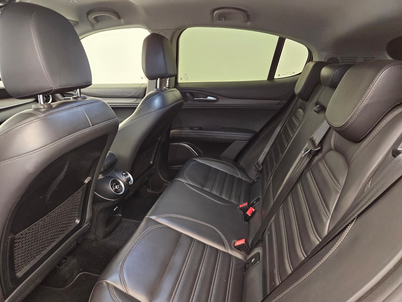 ALFA ROMEO Stelvio 2.0 Executive Q4 Automatic-image-10