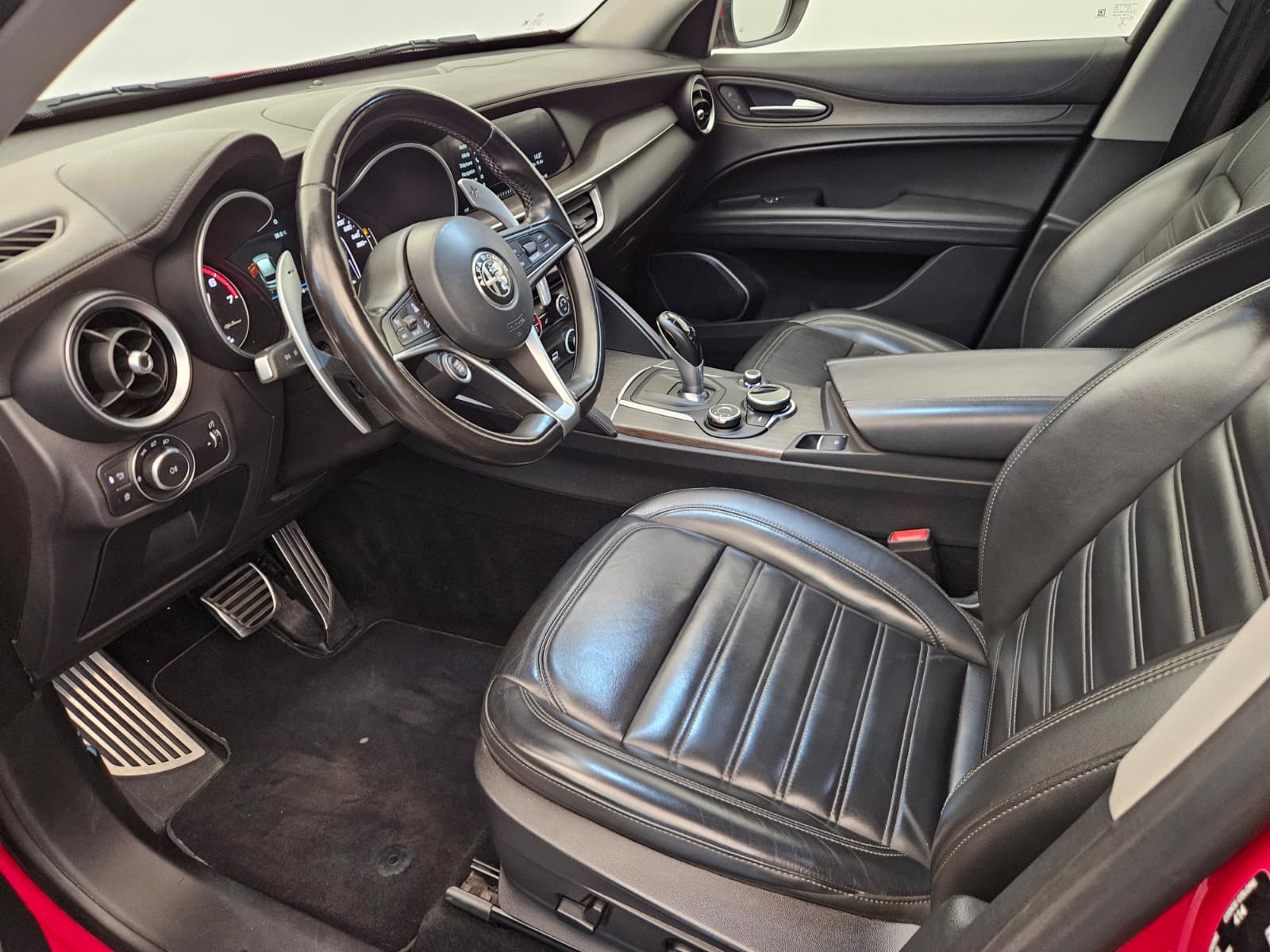 ALFA ROMEO Stelvio 2.0 Executive Q4 Automatic-image-8