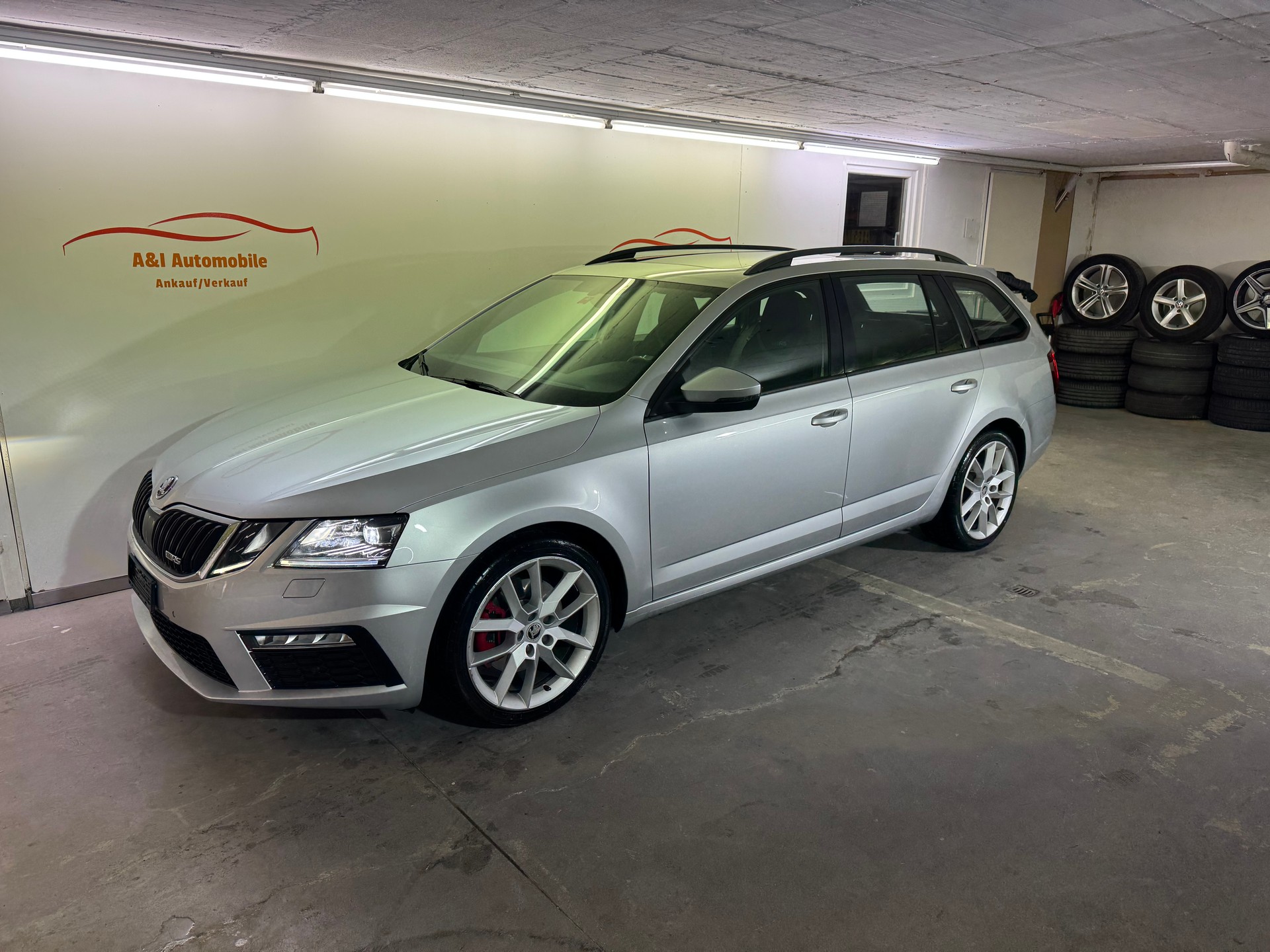 SKODA Octavia Combi 2.0 TDI RS DSG-image-0