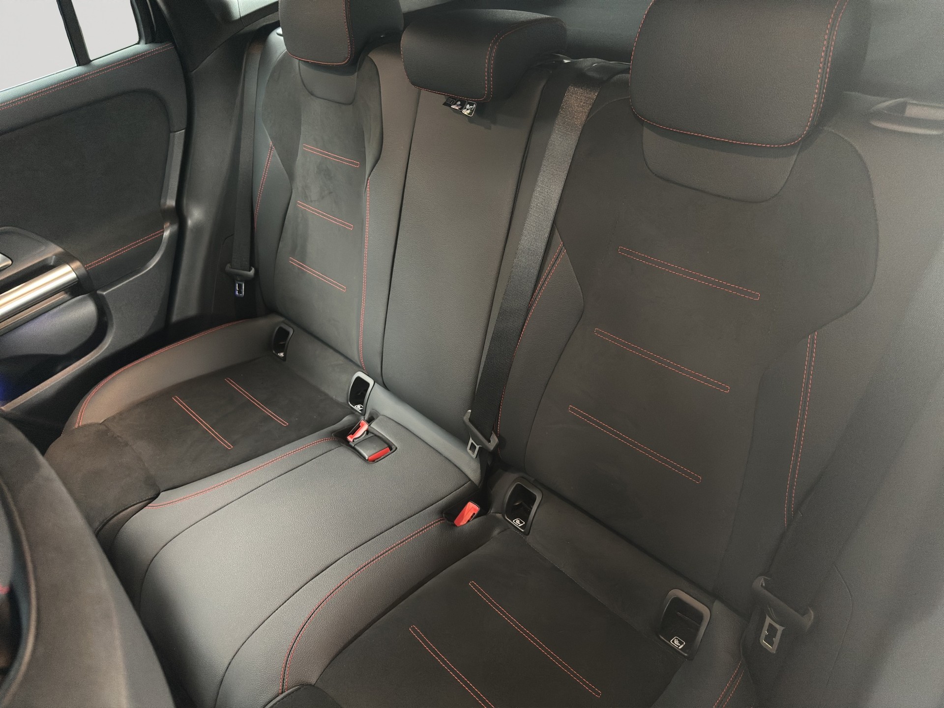MERCEDES-BENZ GLA 200 7G-DCT AMG Edition-image-7