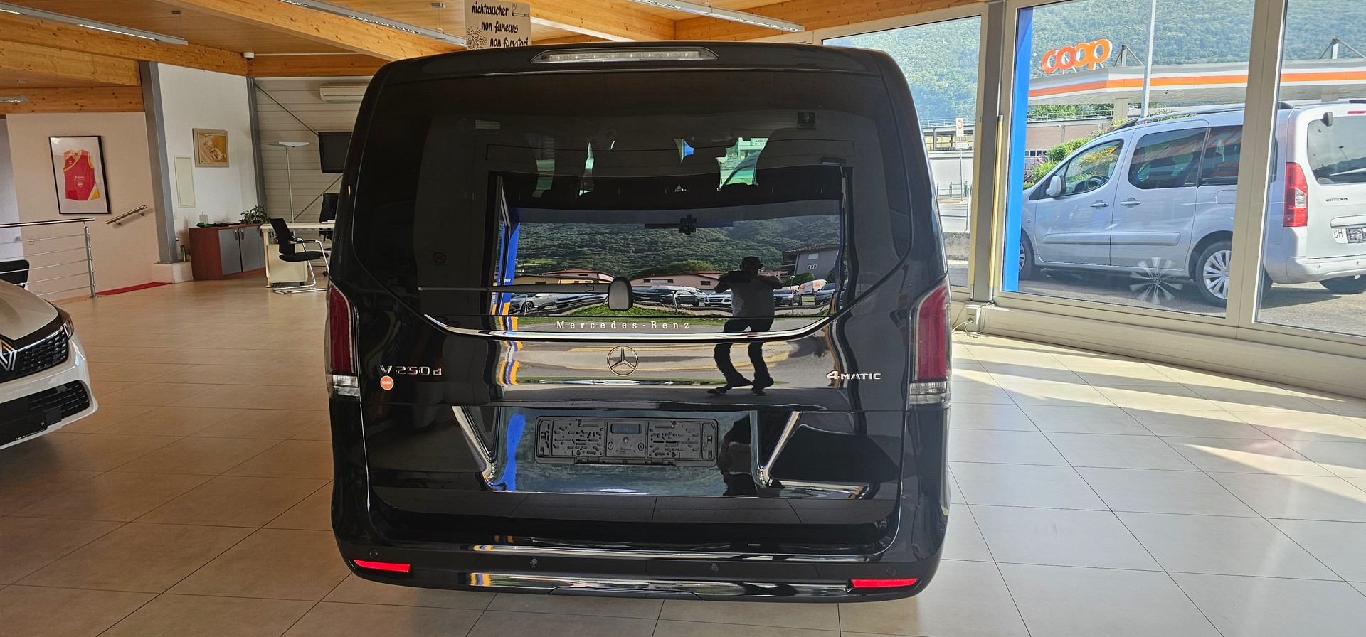 MERCEDES-BENZ V 250 d extralang Avantgarde 4Matic 9G-Tronic-image-2