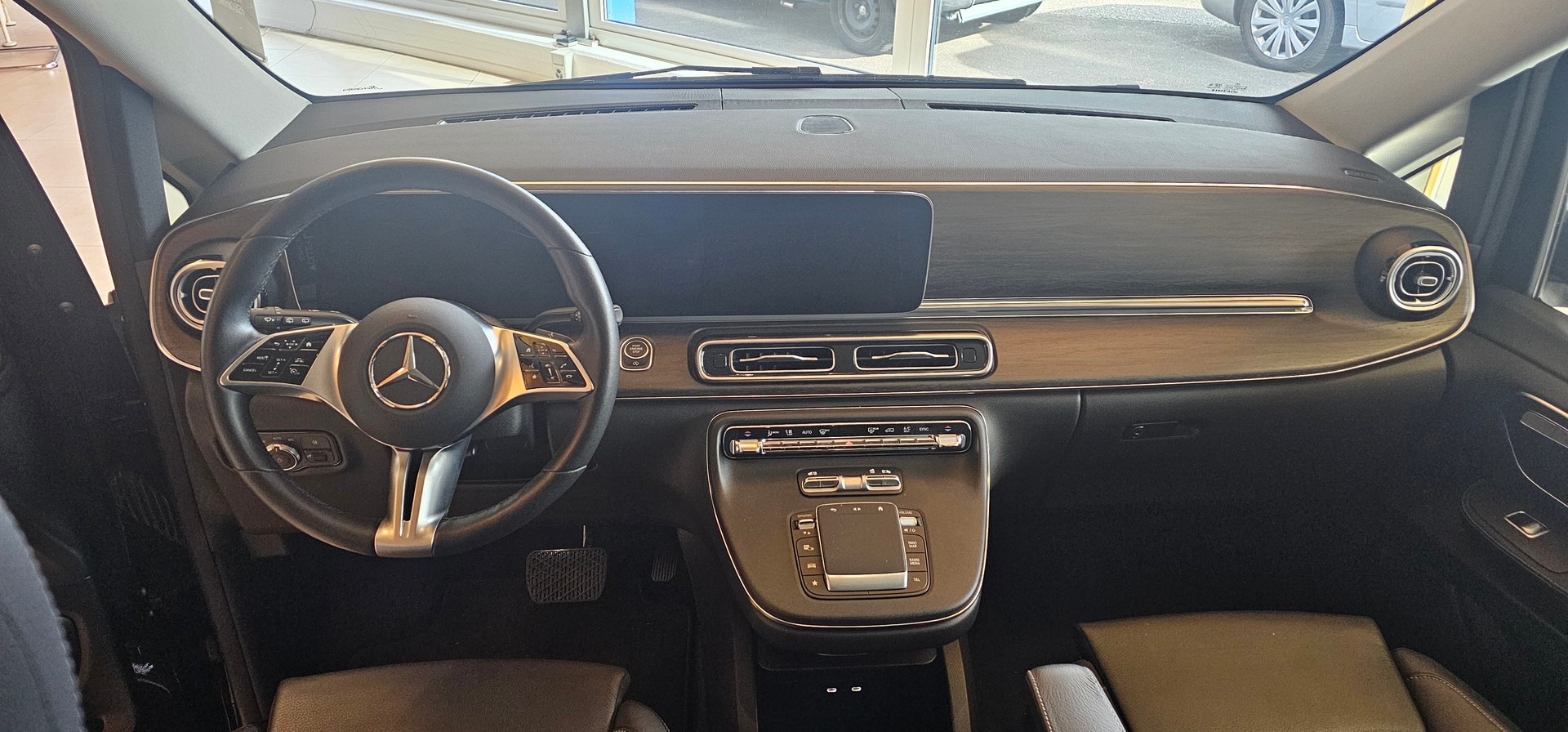 MERCEDES-BENZ V 250 d extralang Avantgarde 4Matic 9G-Tronic-image-8