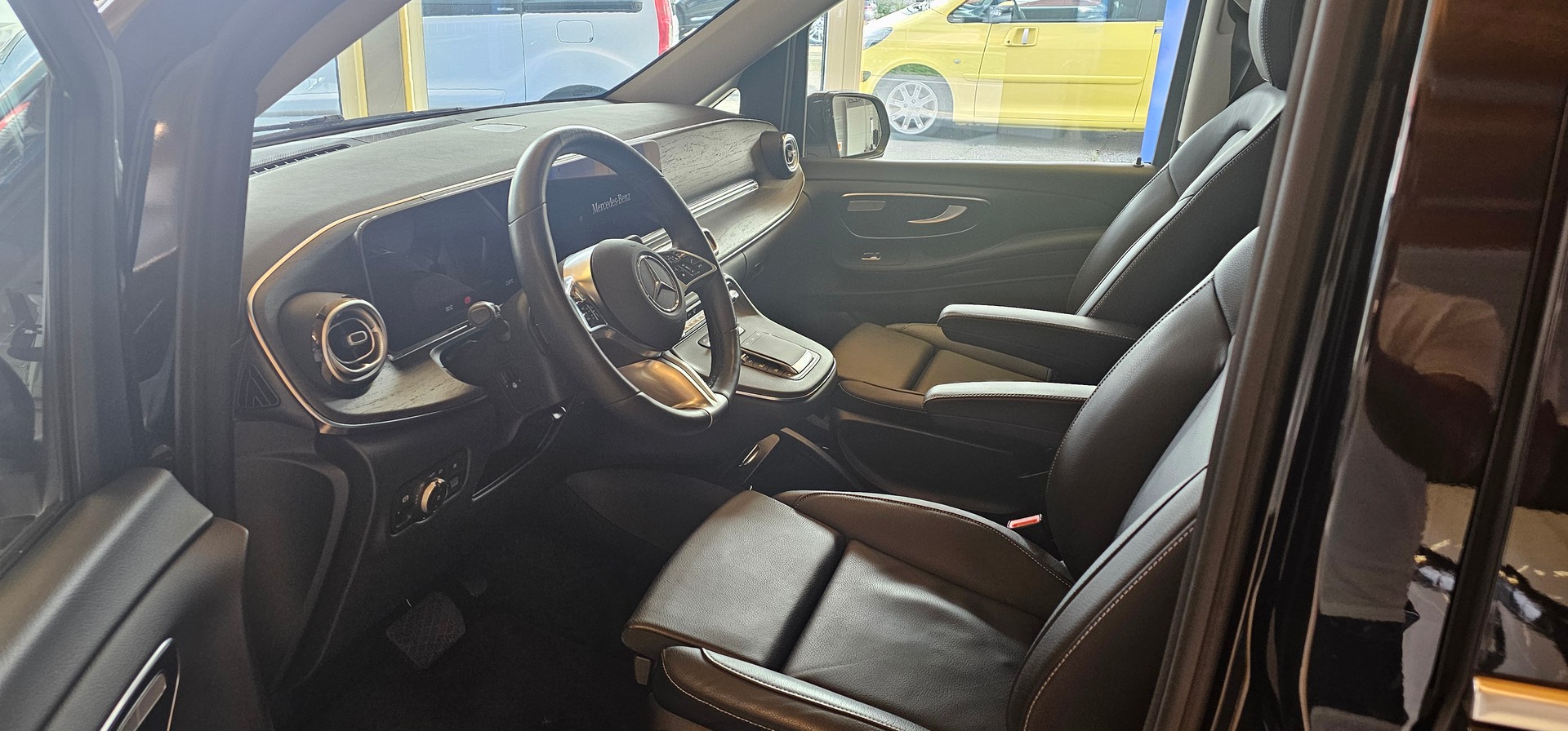 MERCEDES-BENZ V 250 d extralang Avantgarde 4Matic 9G-Tronic-image-5