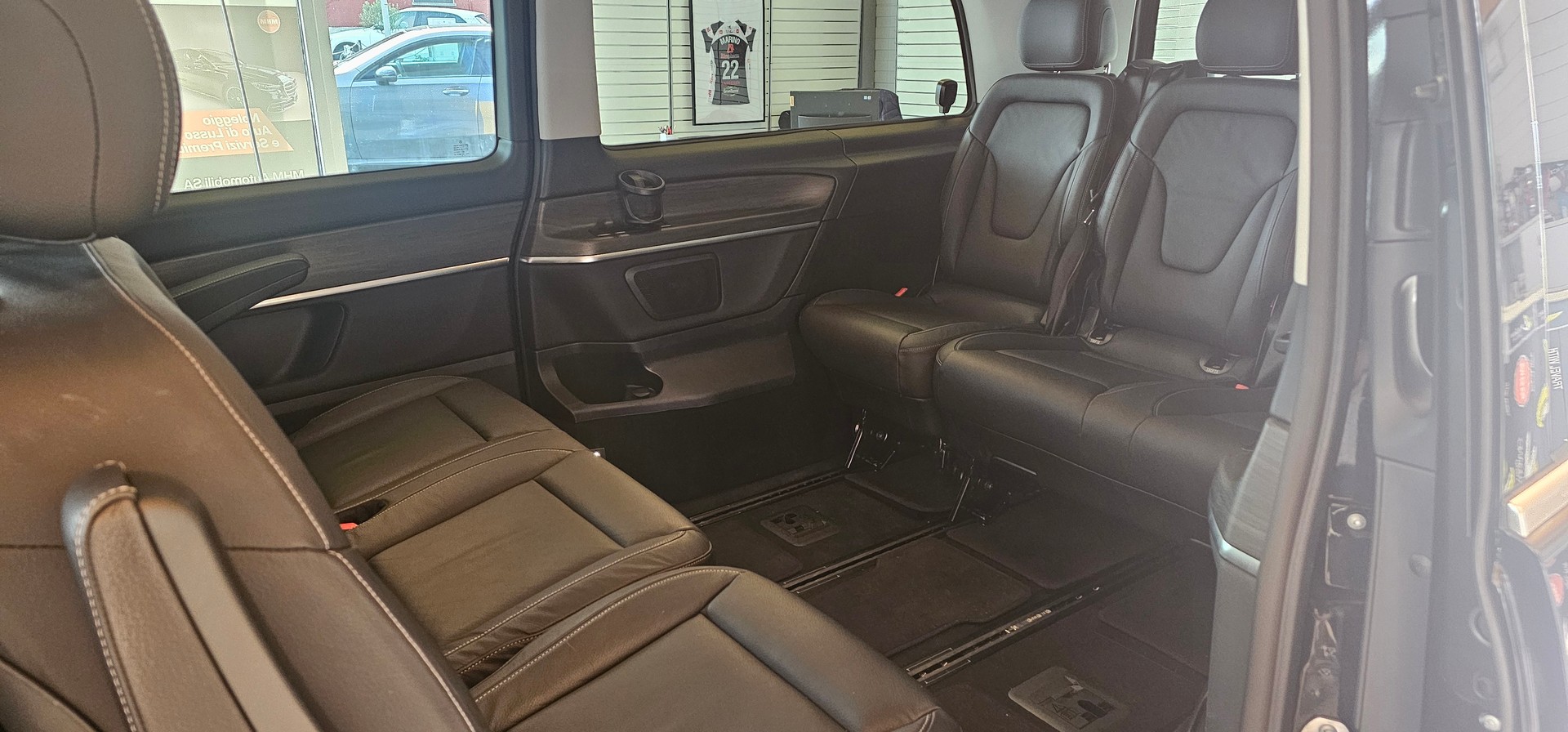 MERCEDES-BENZ V 250 d extralang Avantgarde 4Matic 9G-Tronic-image-6