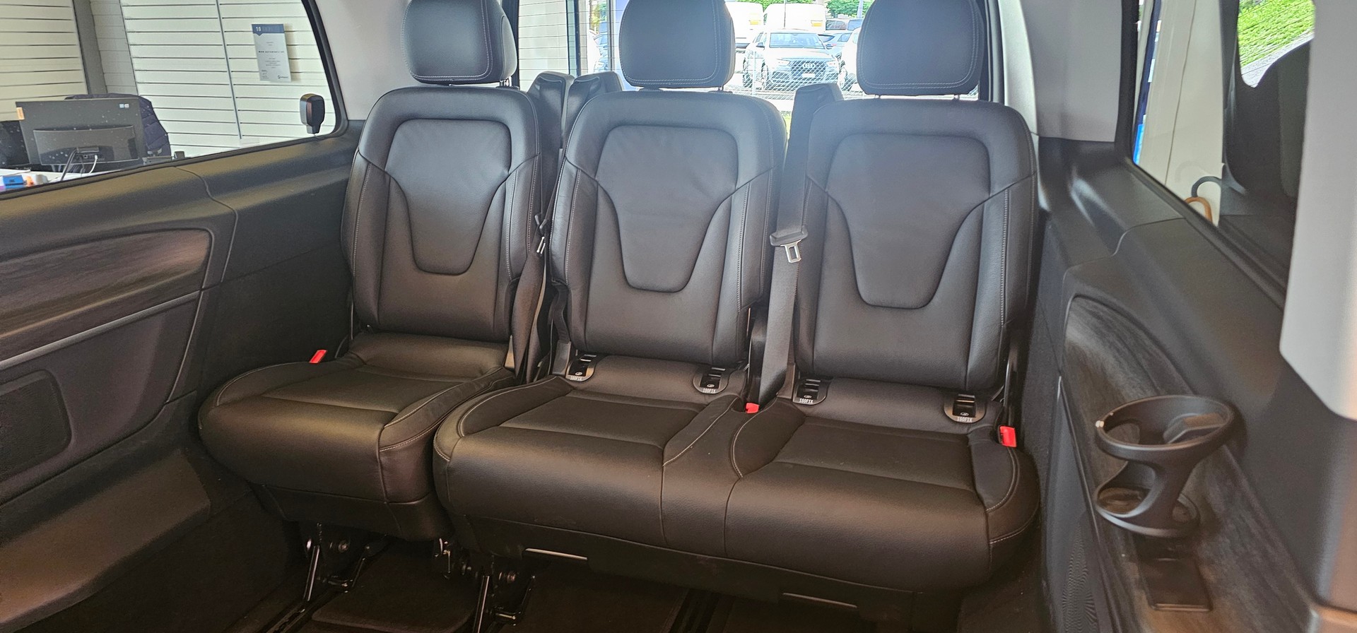 MERCEDES-BENZ V 250 d extralang Avantgarde 4Matic 9G-Tronic-image-7