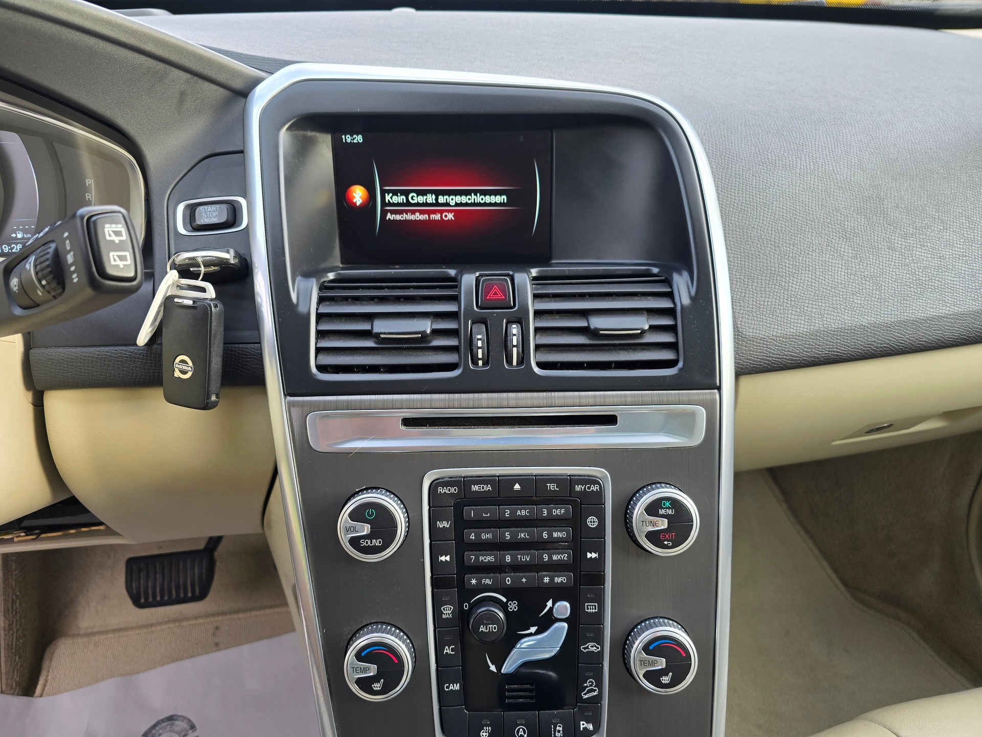 VOLVO XC60 D5 AWD Kinetic Geartronic-image-24