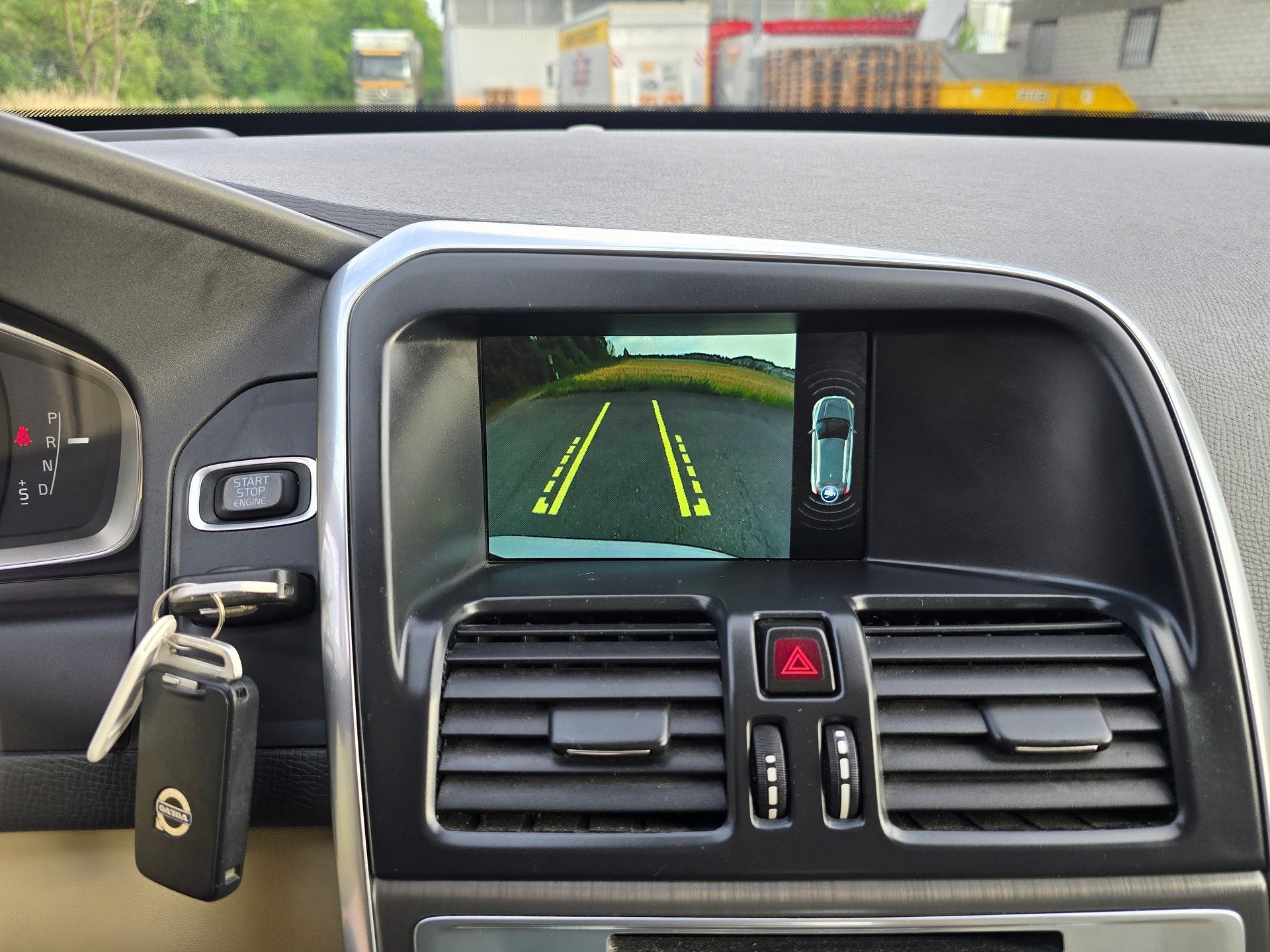 VOLVO XC60 D5 AWD Kinetic Geartronic-image-26